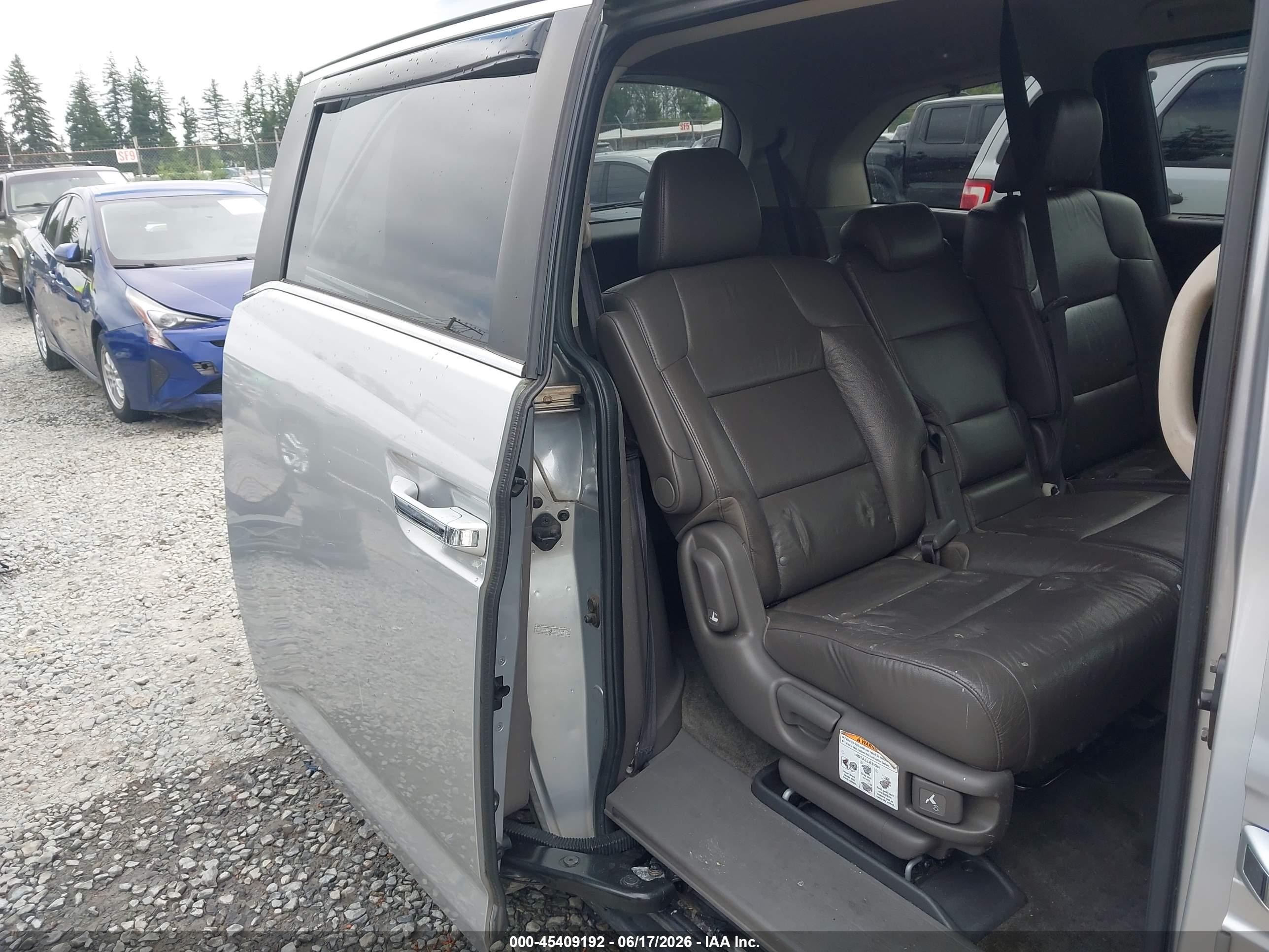 2011 Honda Odyssey Ex-l Silver vin: 5FNRL5H65BB013951