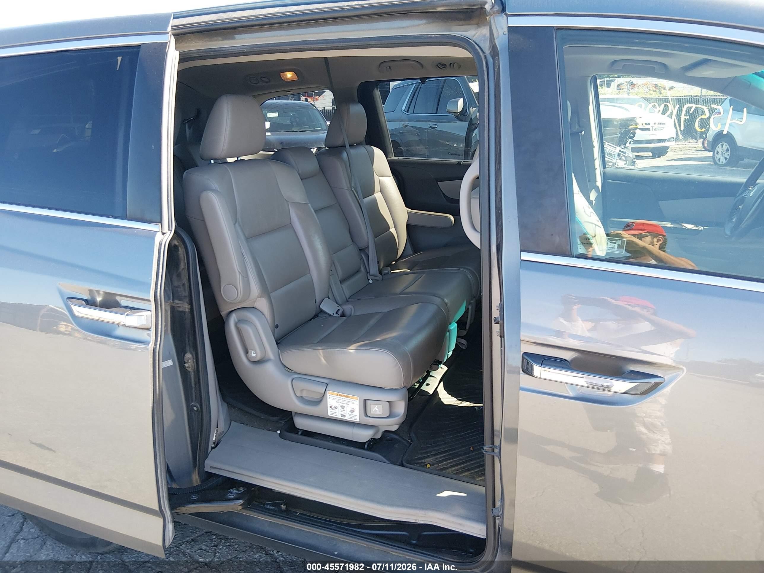 2011 Honda Odyssey Ex-l Gray vin: 5FNRL5H65BB016235
