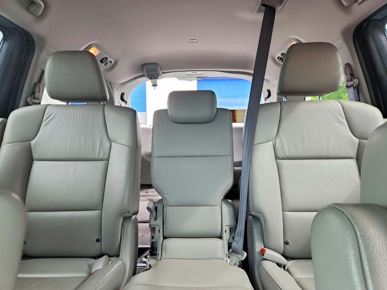 2011 Honda Odyssey Exl Серебряный vin: 5FNRL5H65BB031334