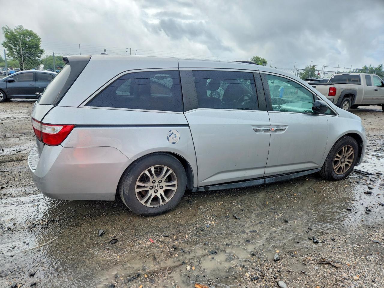 2011 Honda Odyssey Exl Silver vin: 5FNRL5H65BB051809