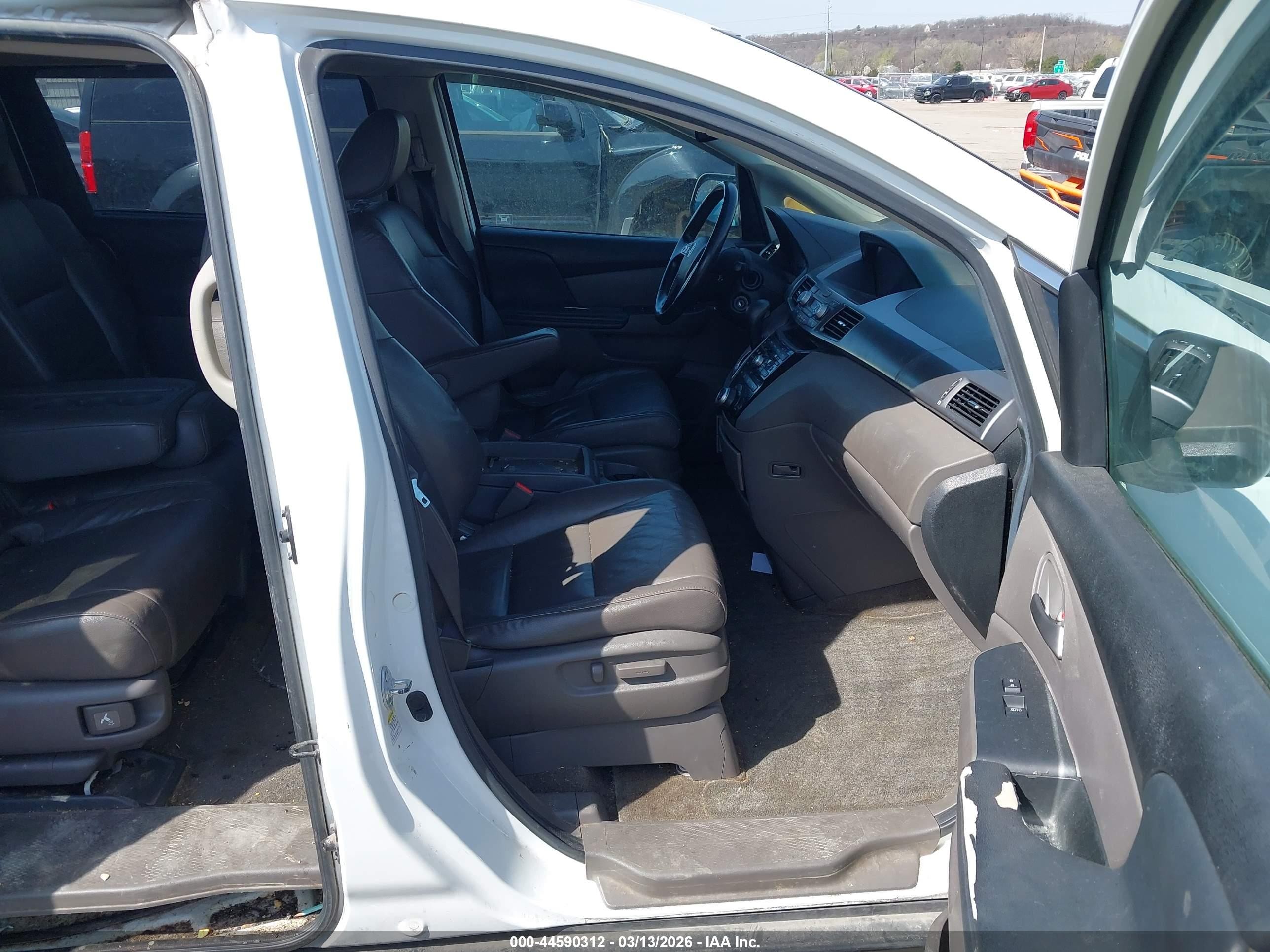 2011 Honda Odyssey Ex-l White vin: 5FNRL5H65BB053026