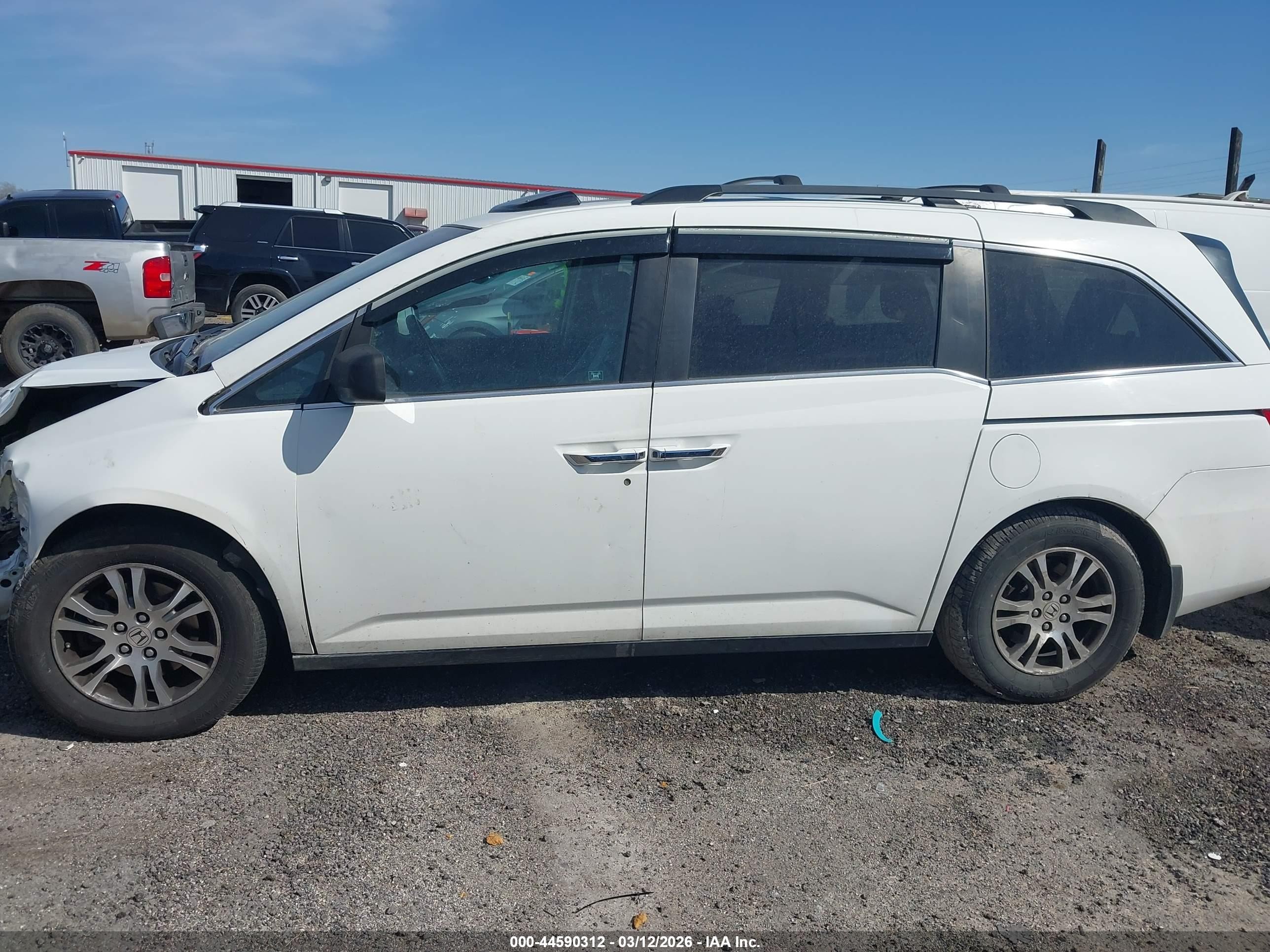 2011 Honda Odyssey Ex-l White vin: 5FNRL5H65BB053026
