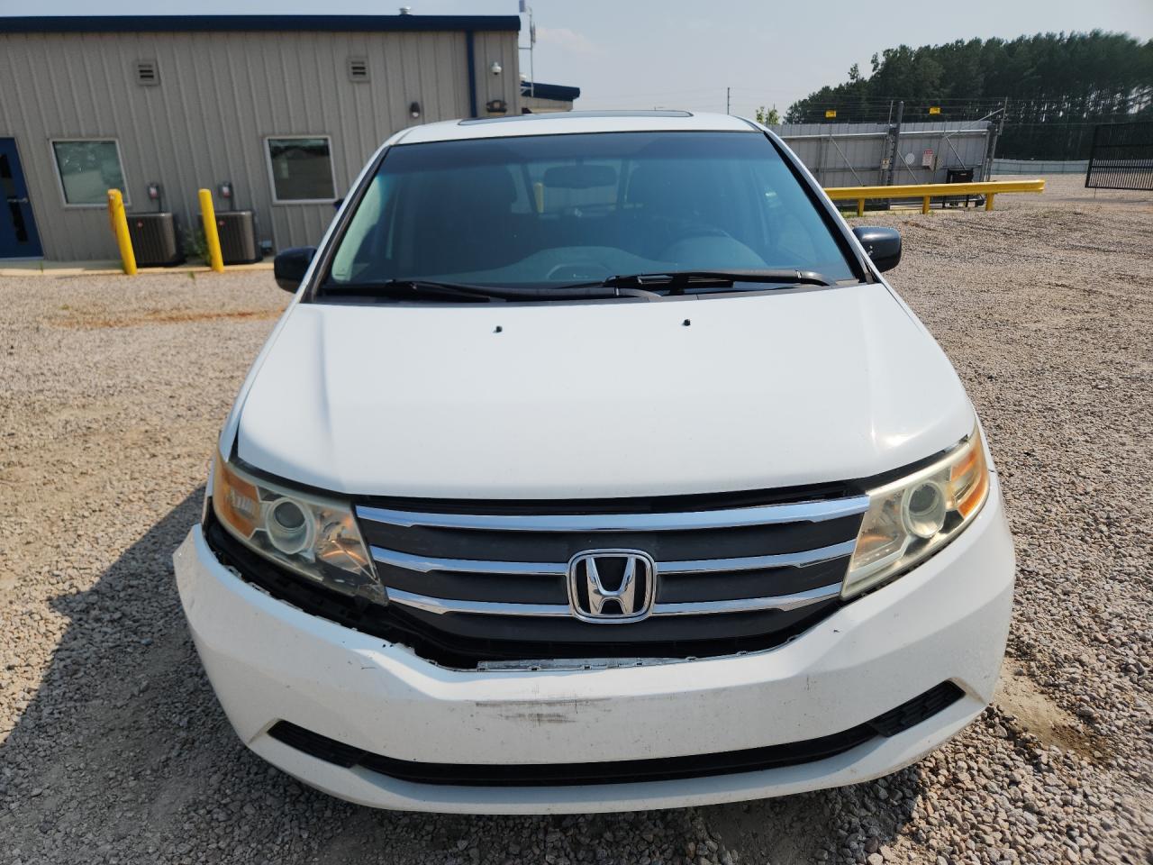 2011 Honda Odyssey Exl White vin: 5FNRL5H65BB062051