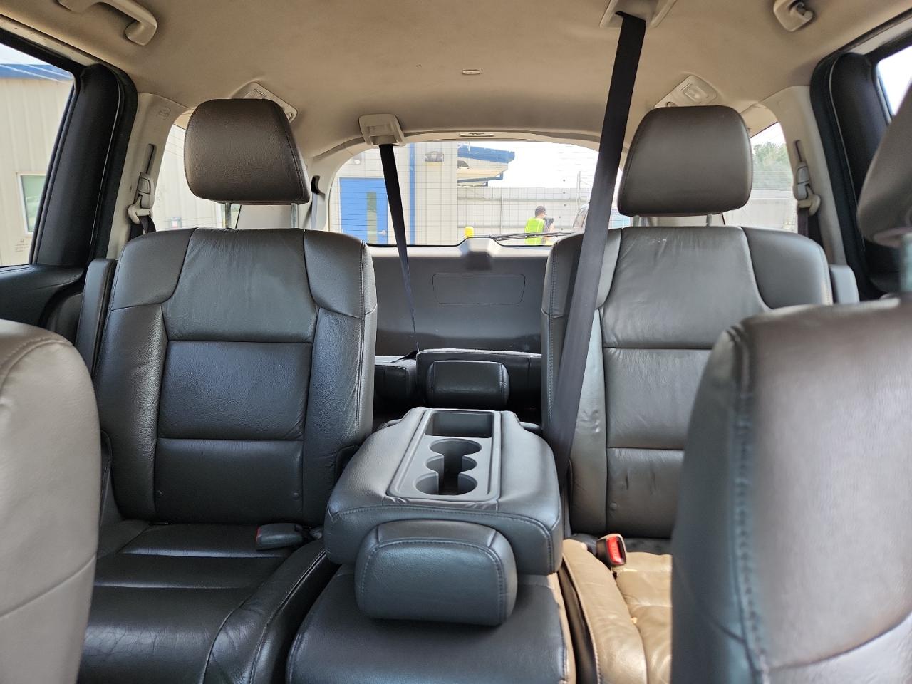 2011 Honda Odyssey Exl White vin: 5FNRL5H65BB062051