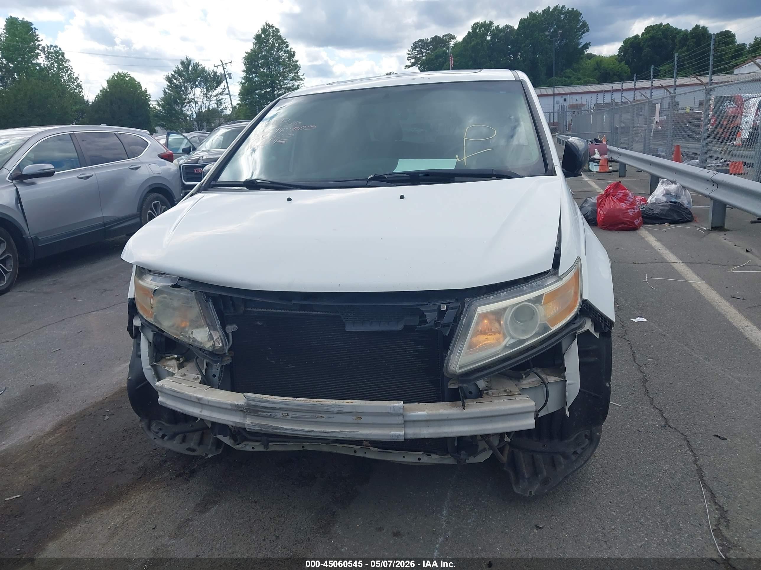 2011 Honda Odyssey Ex-l White vin: 5FNRL5H65BB083353