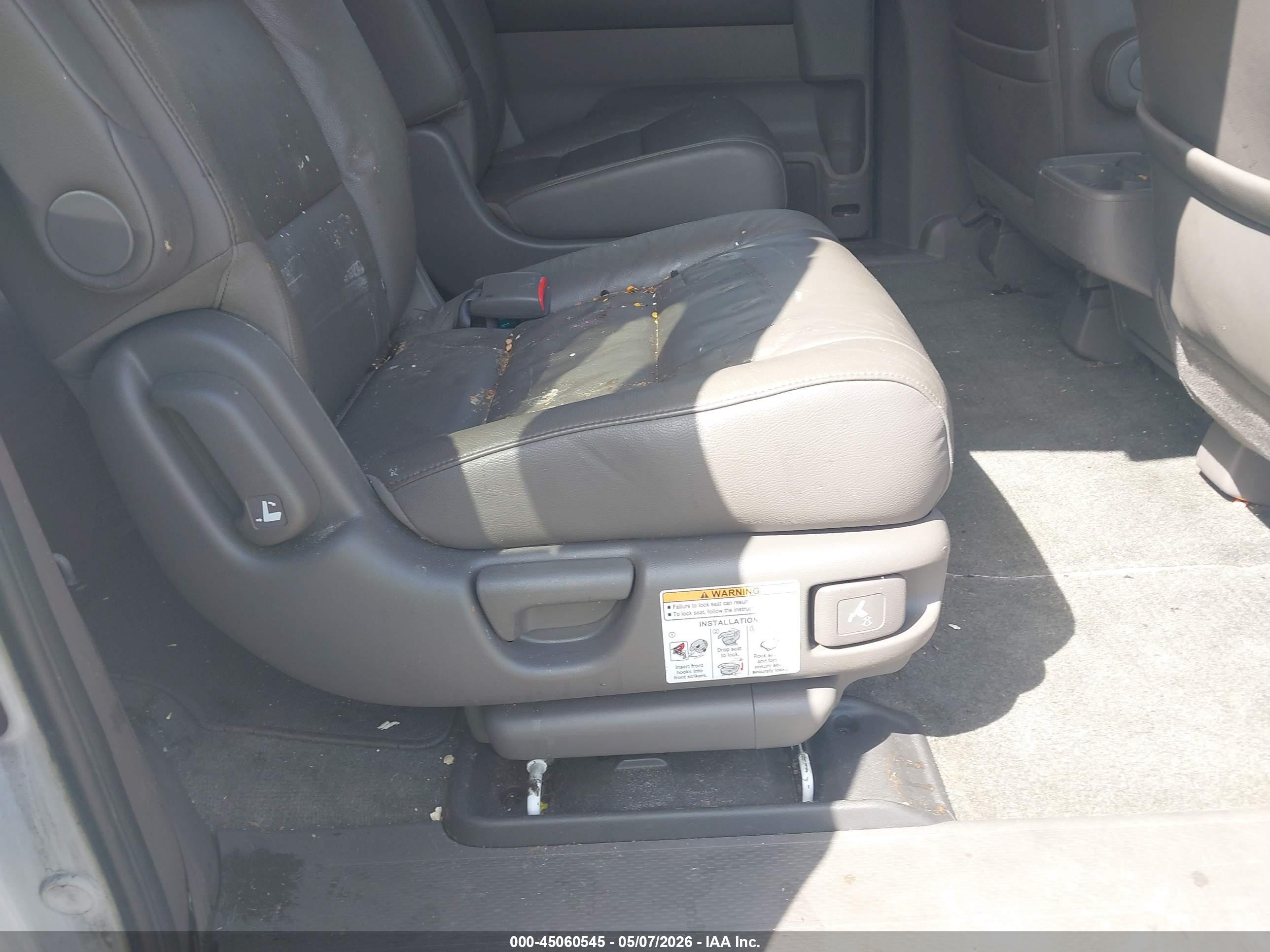 2011 Honda Odyssey Ex-l White vin: 5FNRL5H65BB083353