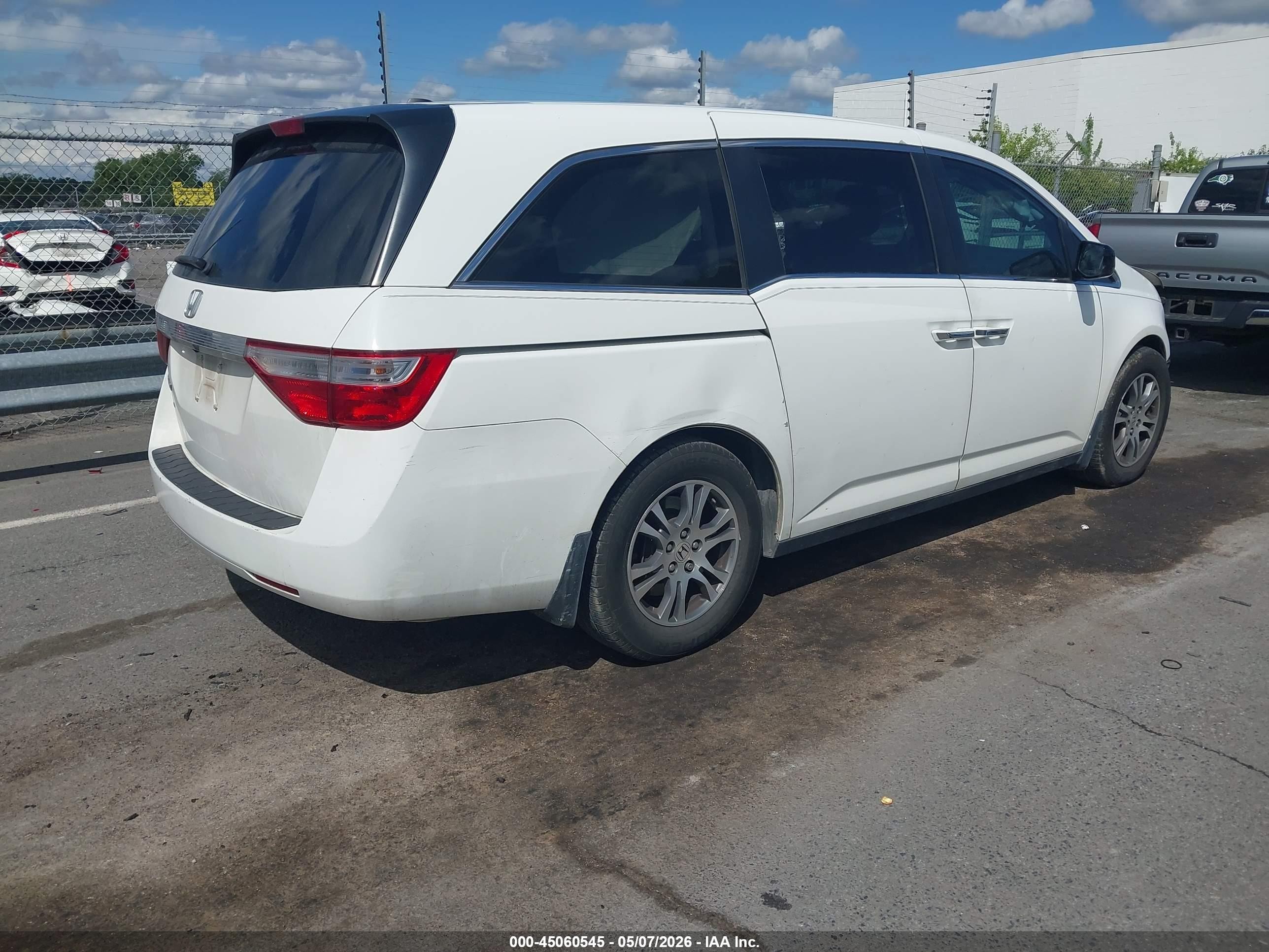 2011 Honda Odyssey Ex-l White vin: 5FNRL5H65BB083353