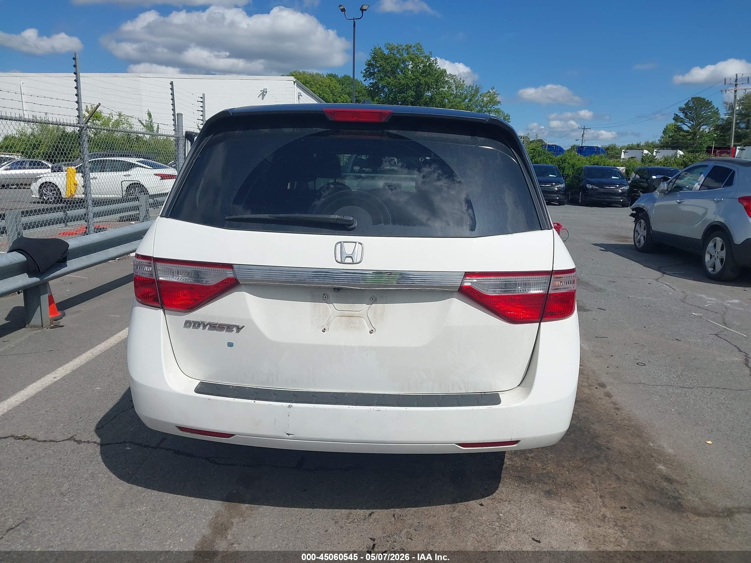 2011 Honda Odyssey Ex-l White vin: 5FNRL5H65BB083353