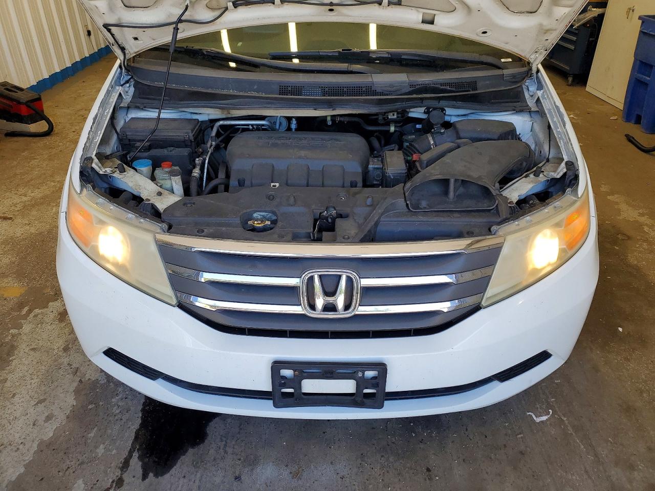 2012 Honda Odyssey Exl White vin: 5FNRL5H65CB026359