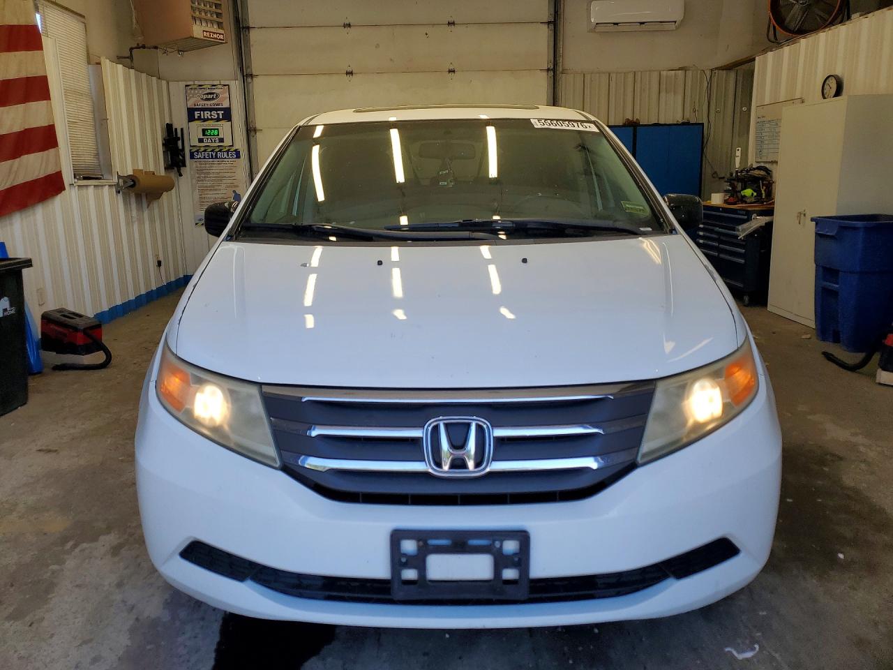 2012 Honda Odyssey Exl White vin: 5FNRL5H65CB026359