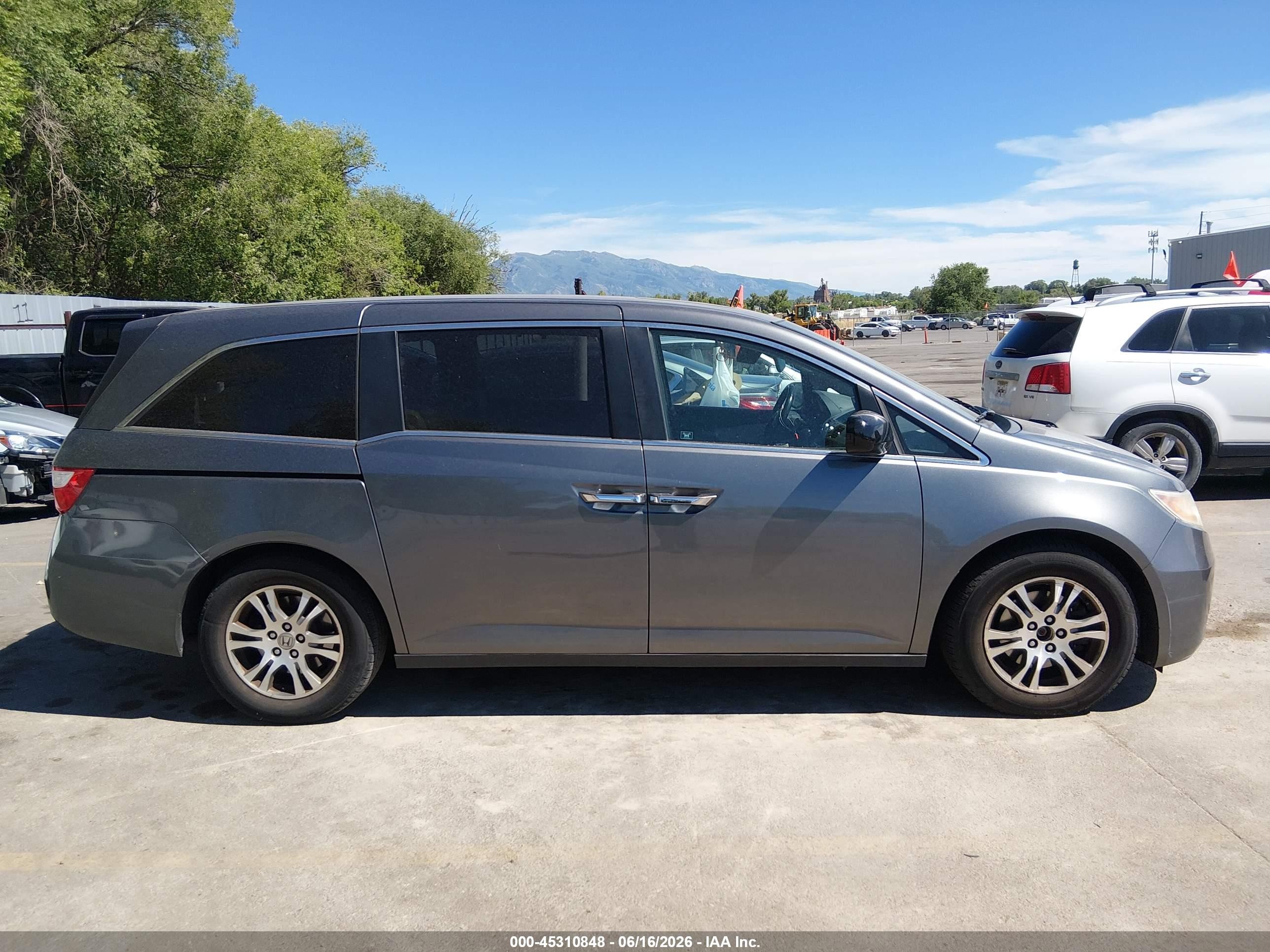 2012 Honda Odyssey Ex-l Gray vin: 5FNRL5H65CB043808