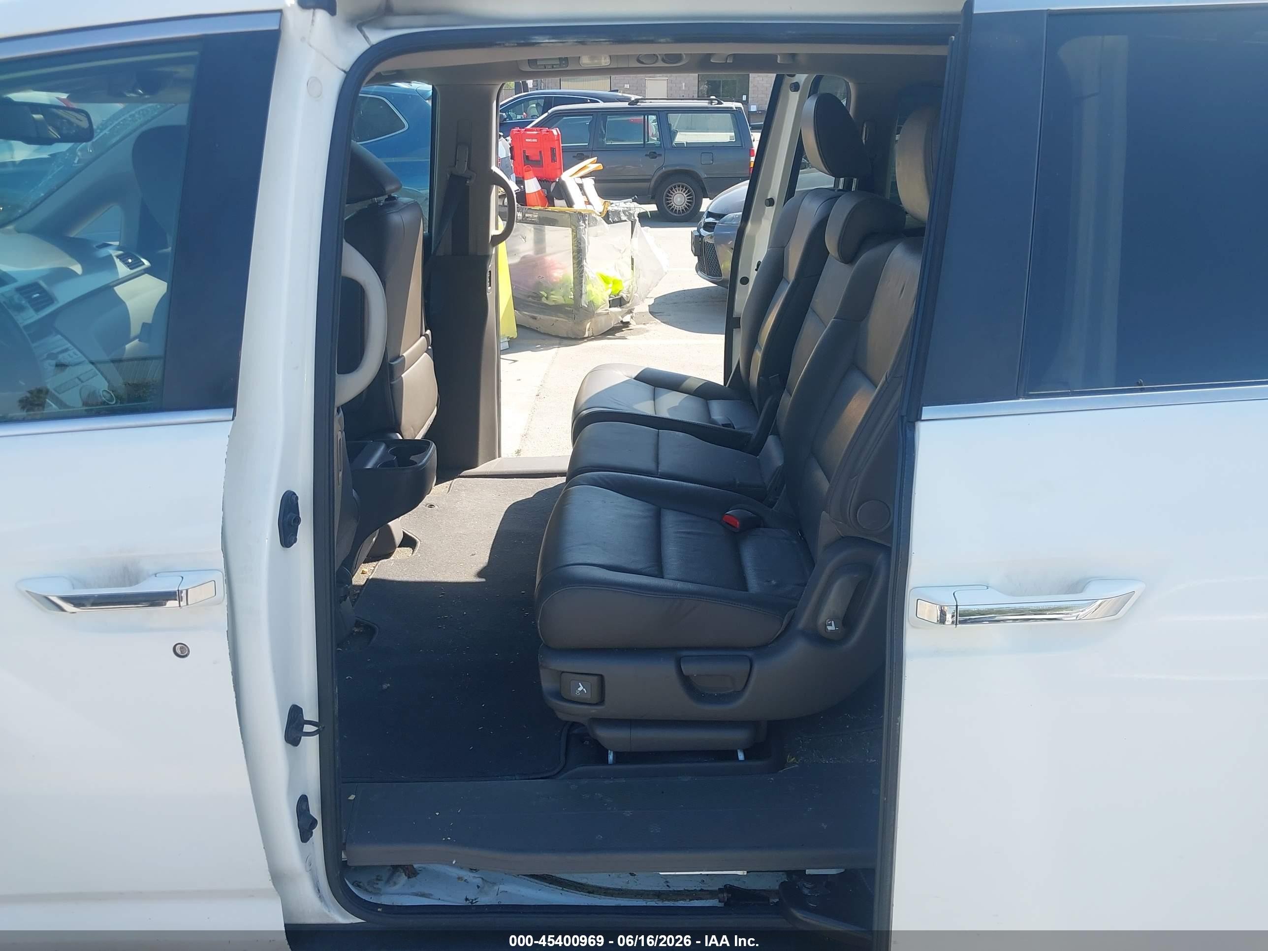 2013 Honda Odyssey Ex-l White vin: 5FNRL5H65DB007344