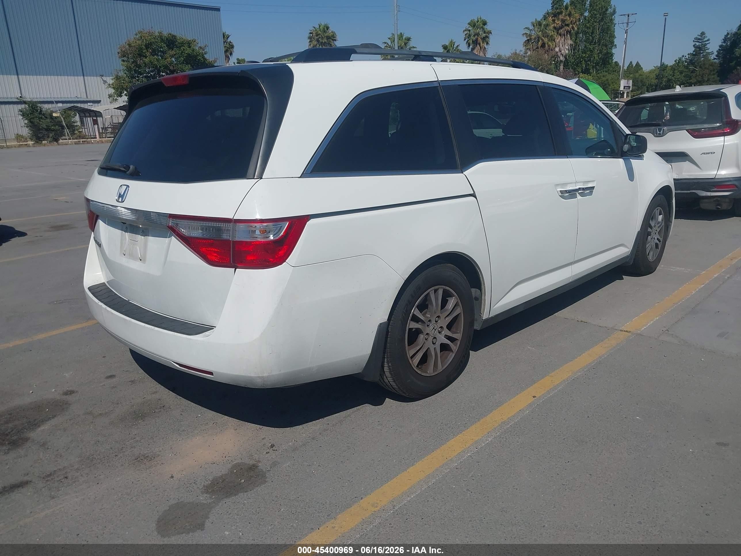 2013 Honda Odyssey Ex-l White vin: 5FNRL5H65DB007344