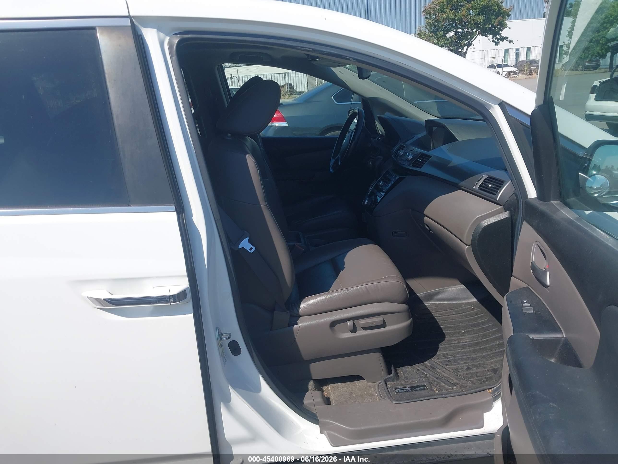 2013 Honda Odyssey Ex-l White vin: 5FNRL5H65DB007344