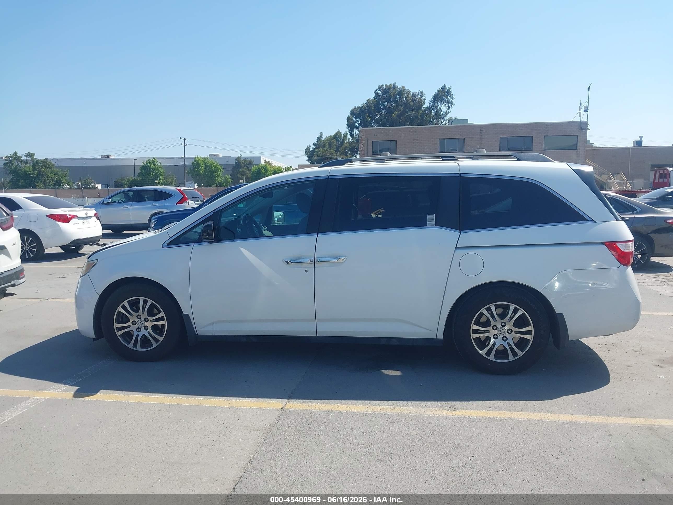 2013 Honda Odyssey Ex-l White vin: 5FNRL5H65DB007344