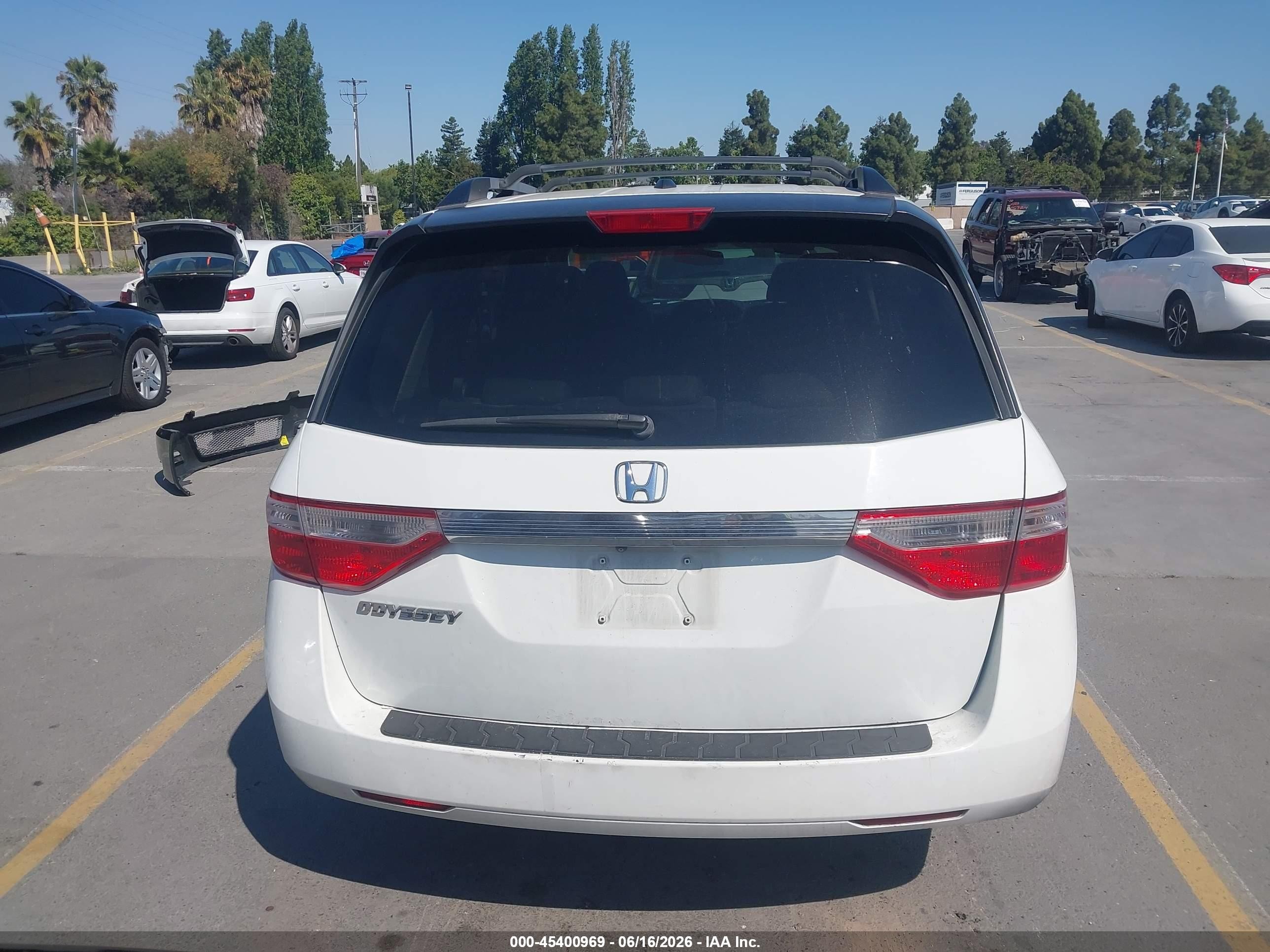 2013 Honda Odyssey Ex-l White vin: 5FNRL5H65DB007344