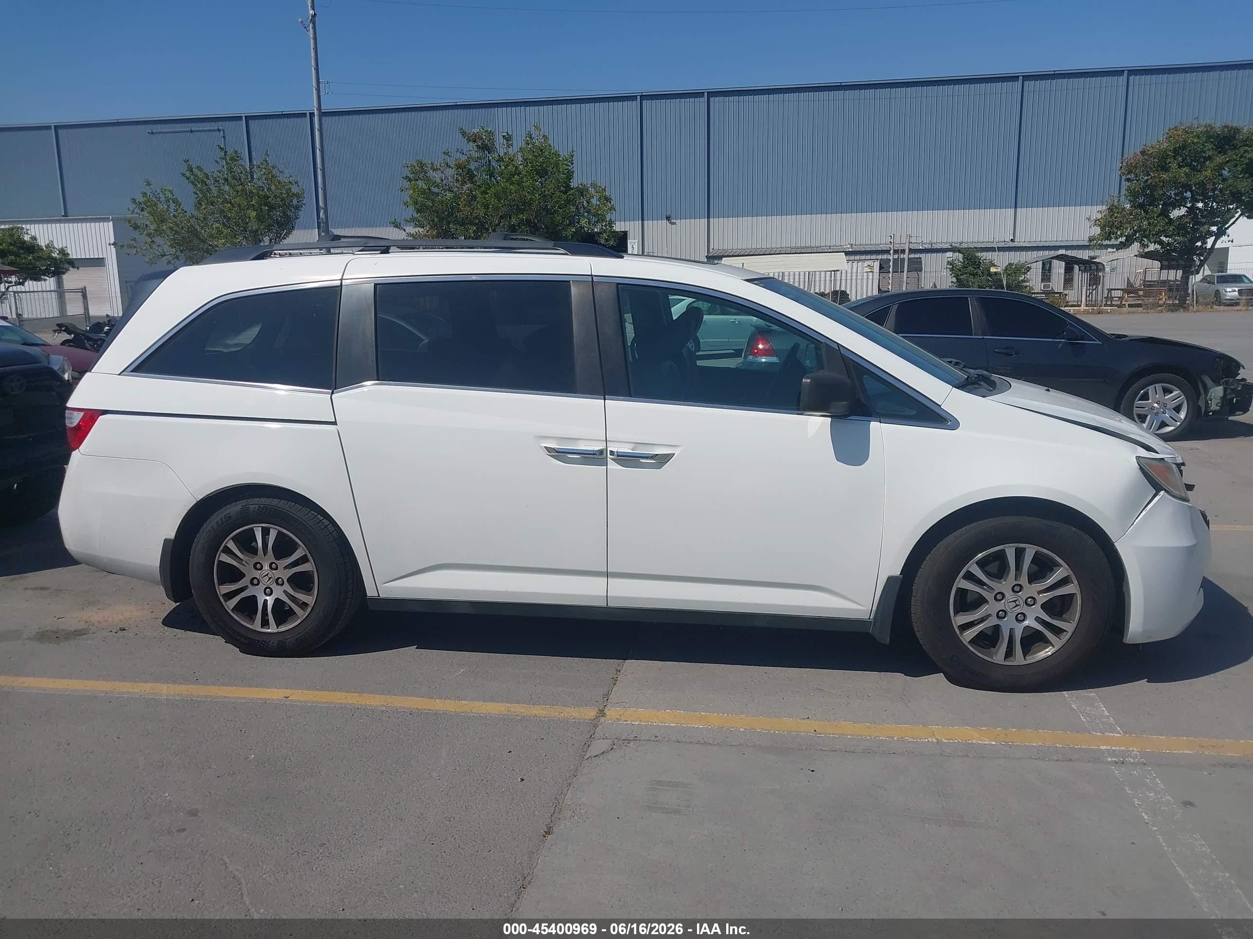 2013 Honda Odyssey Ex-l White vin: 5FNRL5H65DB007344