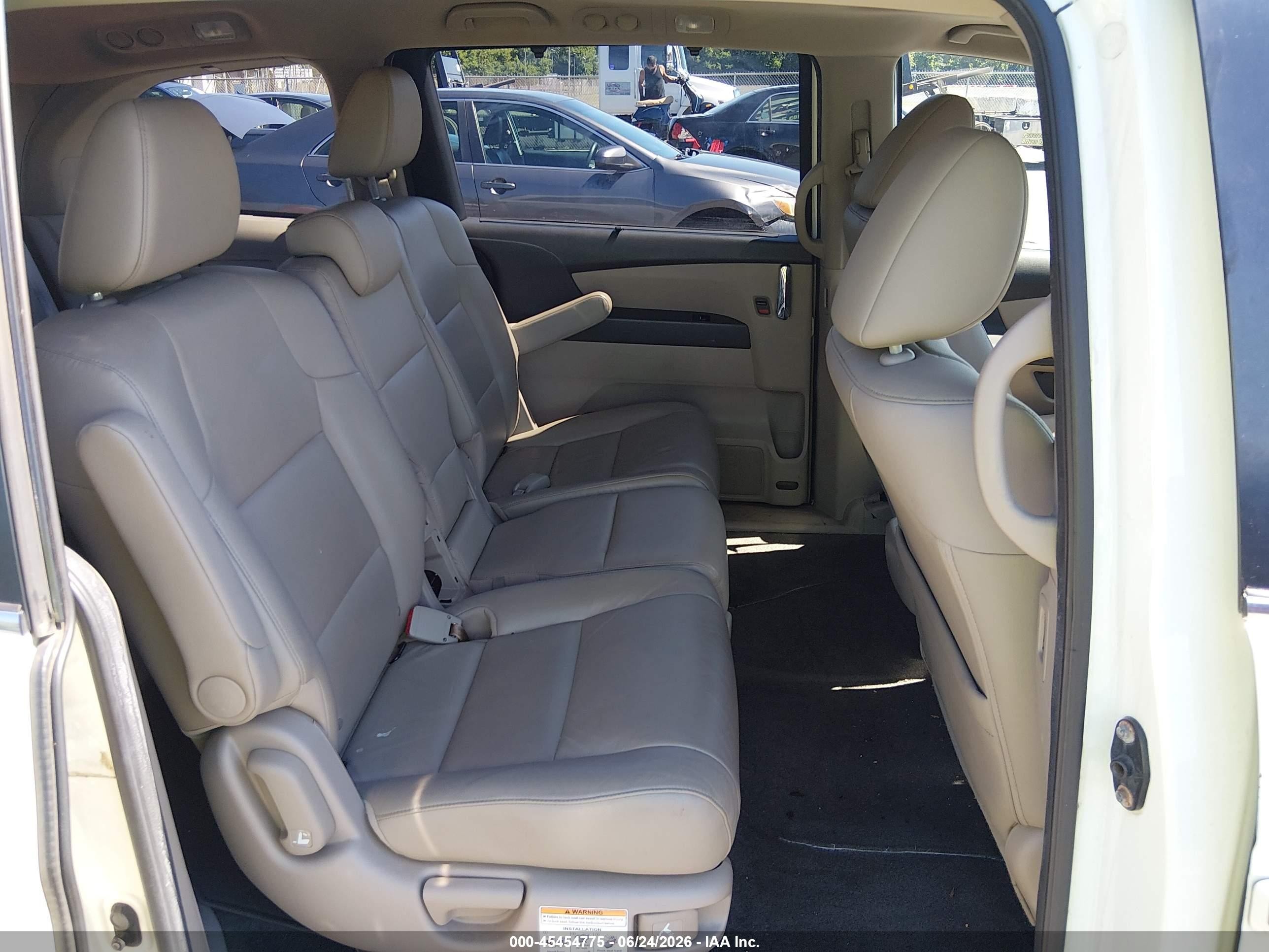 2014 Honda Odyssey Ex-l White vin: 5FNRL5H65EB005420