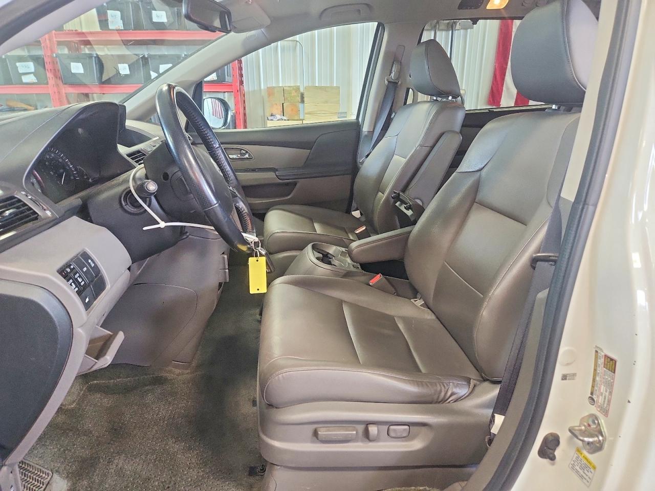 2014 Honda Odyssey Exl White vin: 5FNRL5H65EB026364