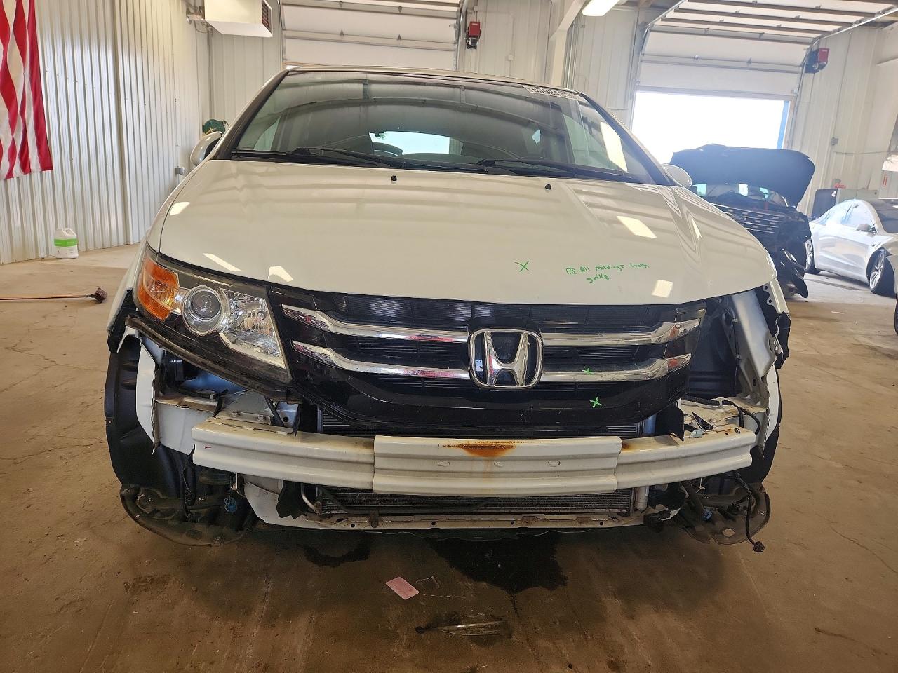 2014 Honda Odyssey Exl White vin: 5FNRL5H65EB026364