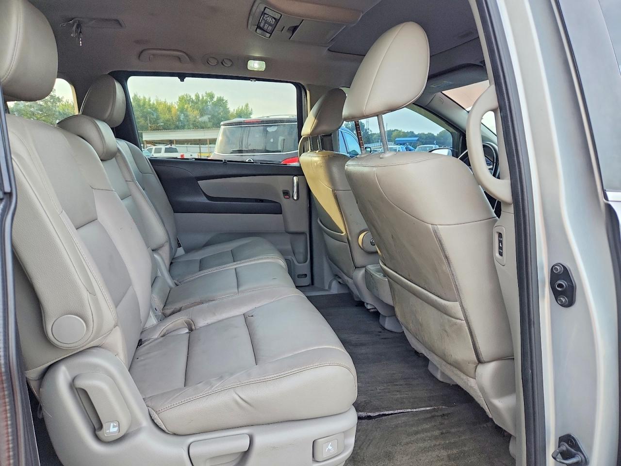 2014 Honda Odyssey Exl Серебряный vin: 5FNRL5H65EB069795