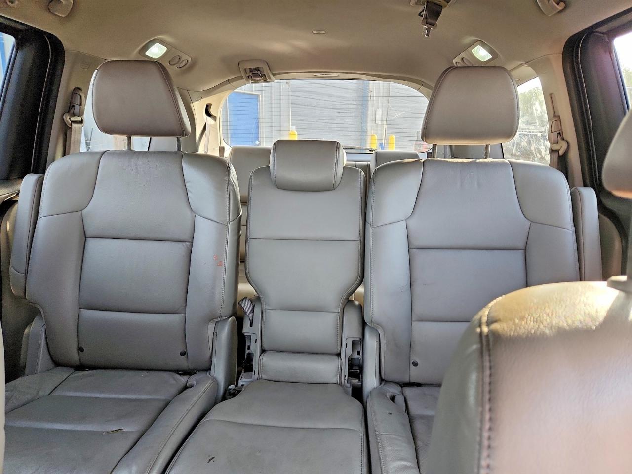2014 Honda Odyssey Exl Серебряный vin: 5FNRL5H65EB069795