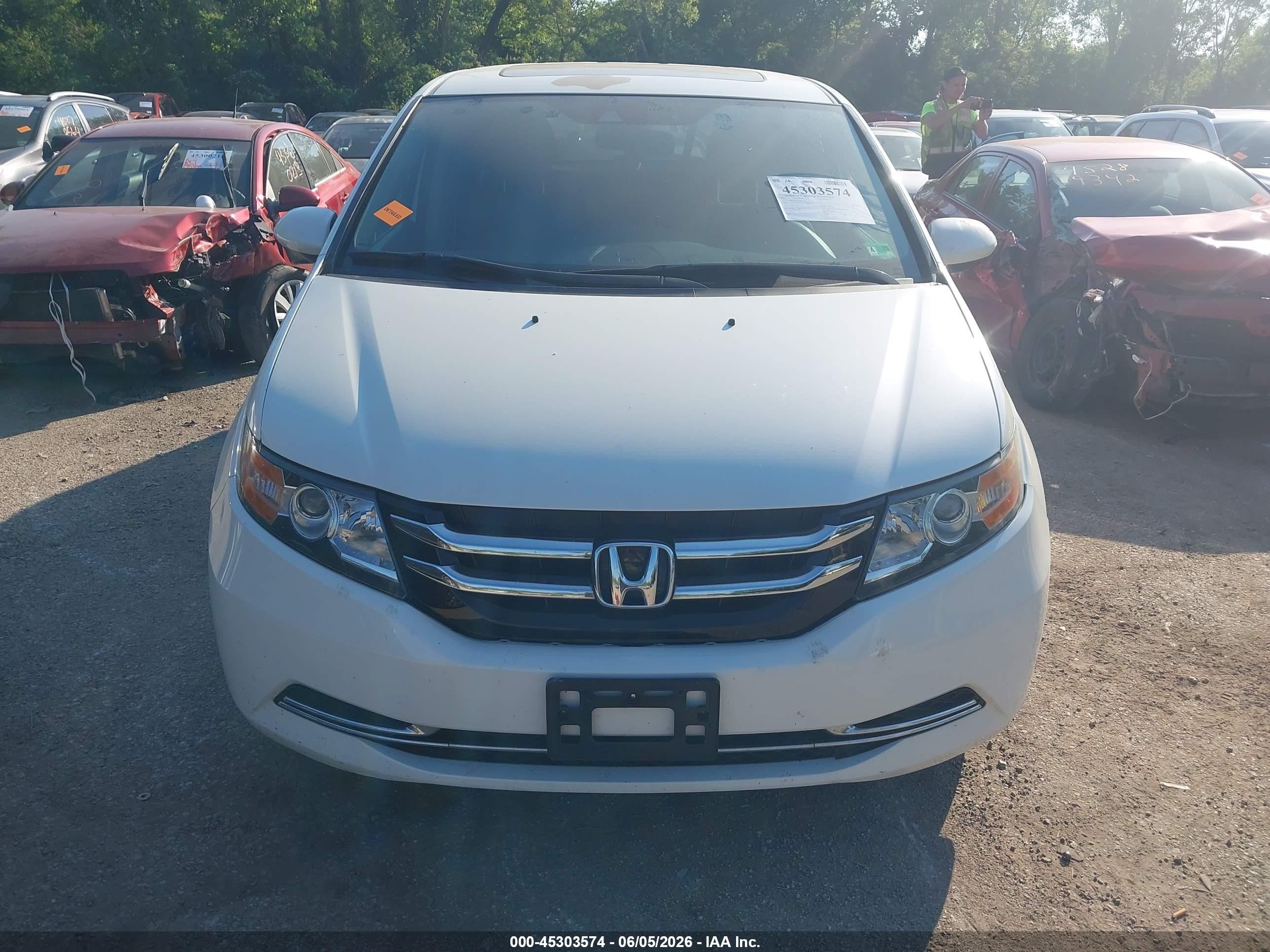 2014 Honda Odyssey Ex-l White vin: 5FNRL5H65EB087276