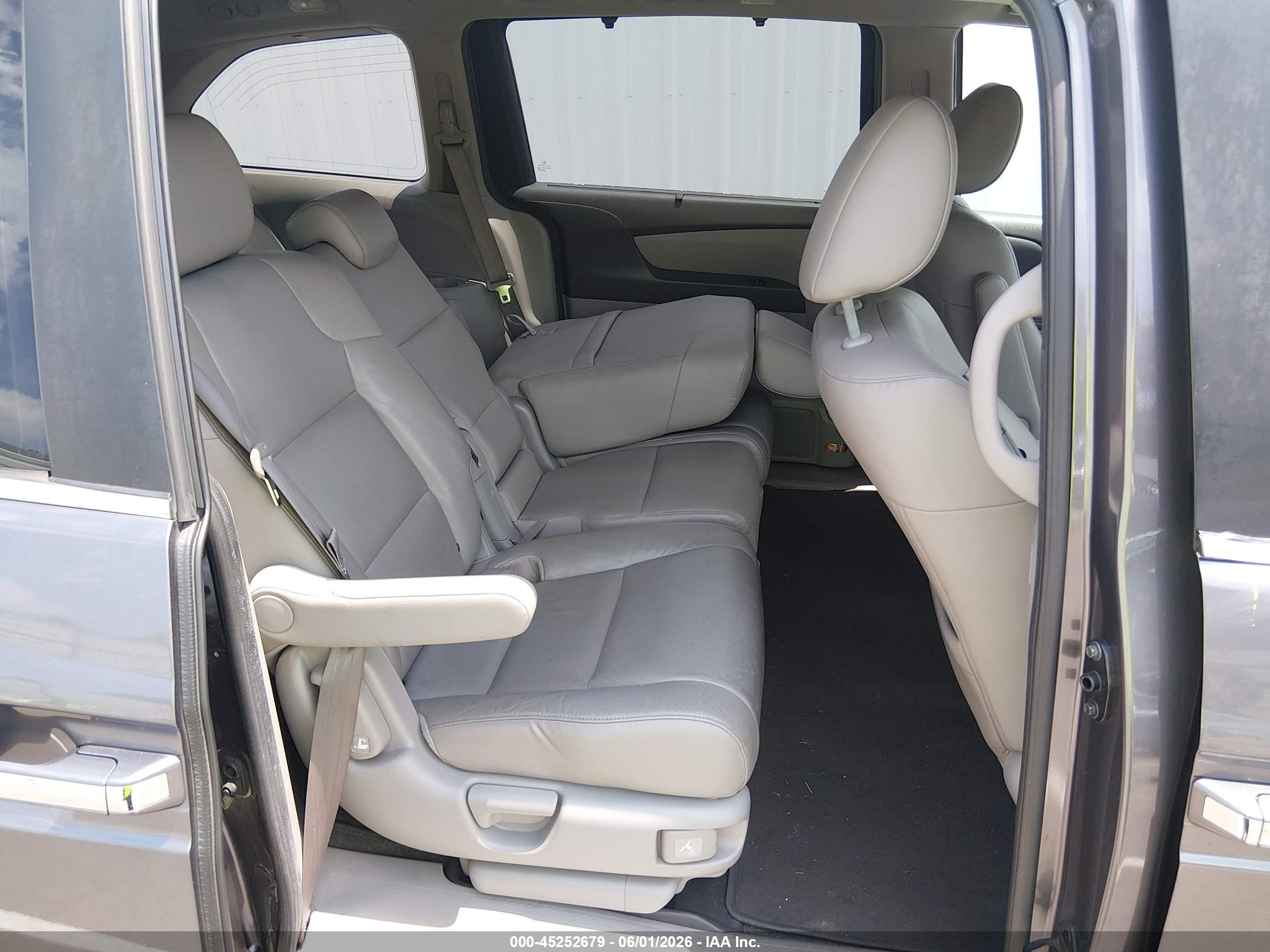 2015 Honda Odyssey Ex-l Silver vin: 5FNRL5H65FB081575
