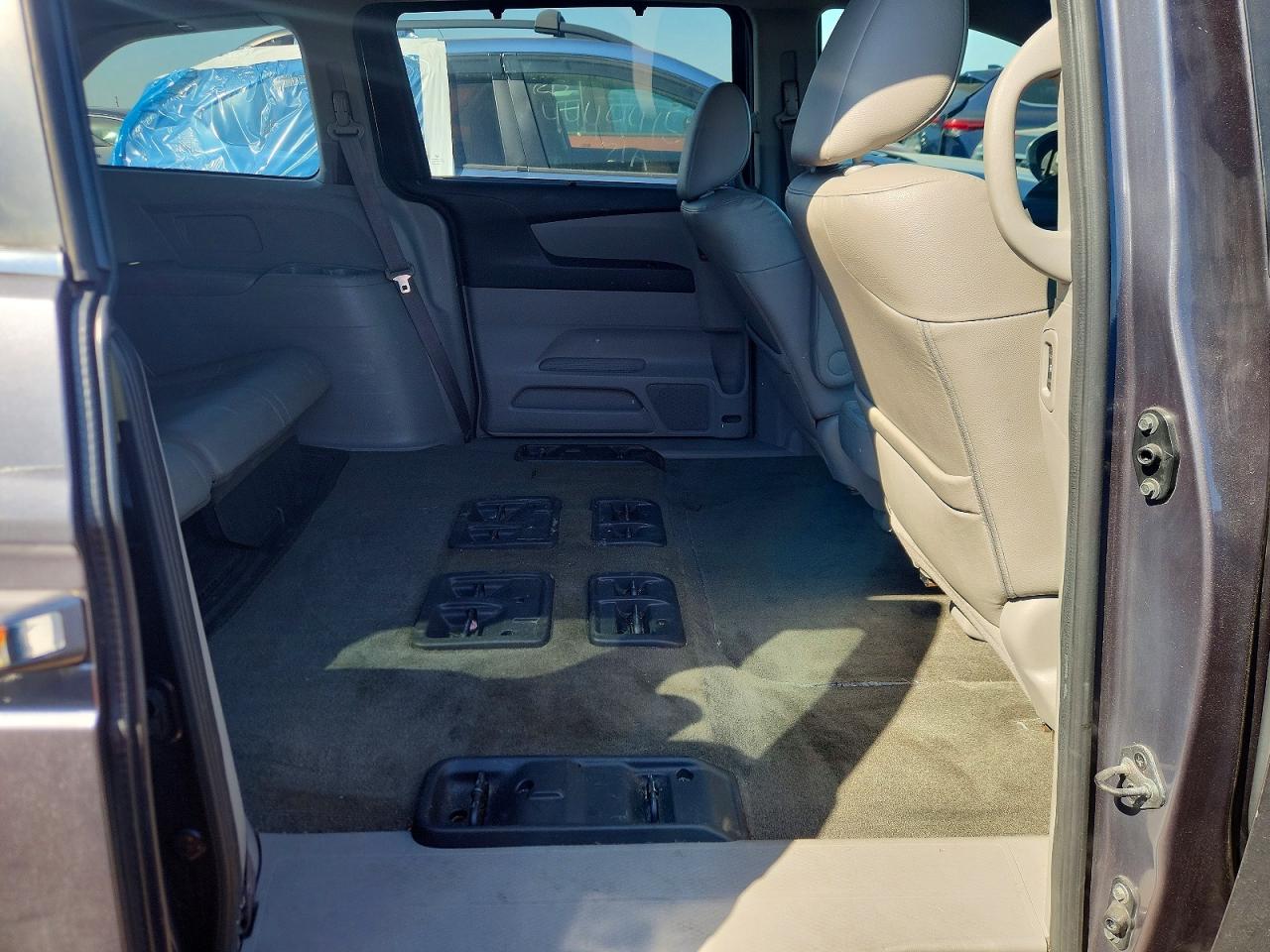 2015 Honda Odyssey Exl Silver vin: 5FNRL5H65FB100240
