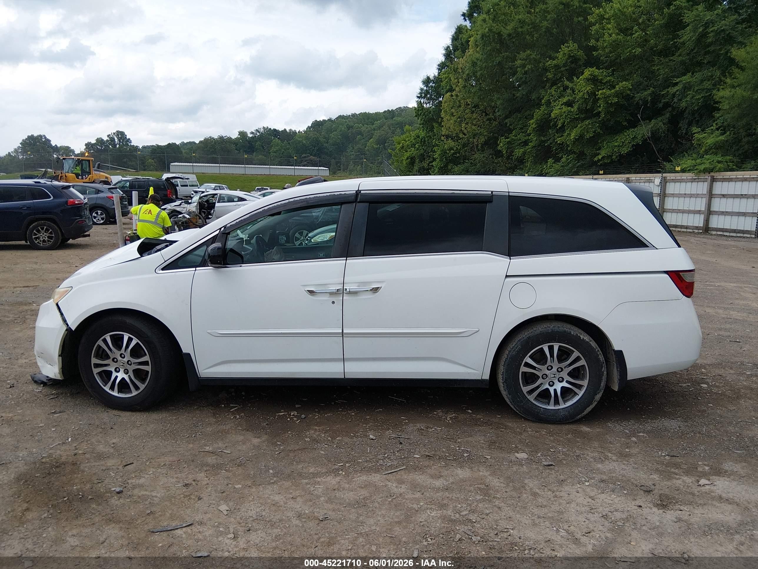 2011 Honda Odyssey Ex-l White vin: 5FNRL5H66BB002523