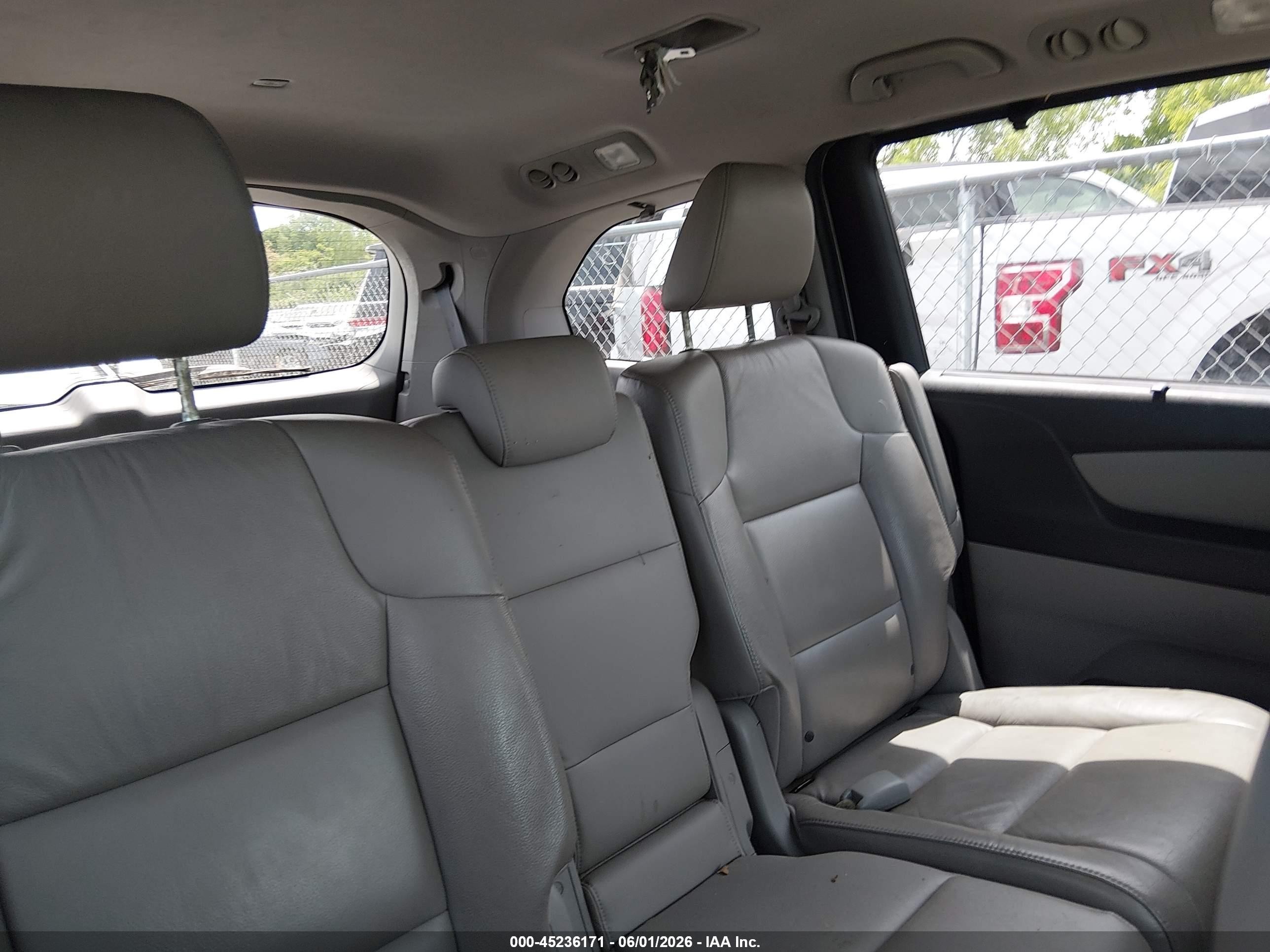 2011 Honda Odyssey Ex-l Silver vin: 5FNRL5H66BB013232