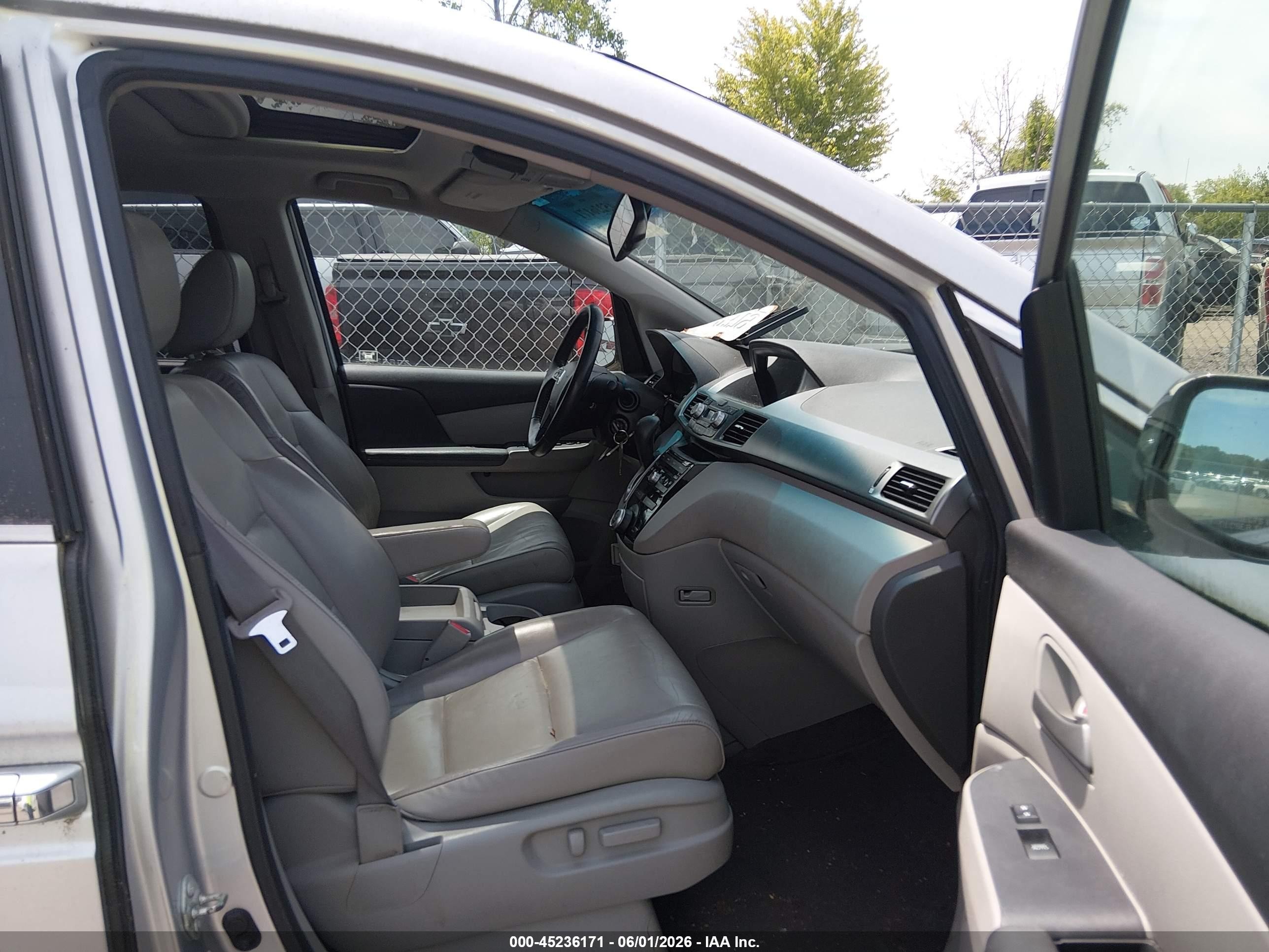 2011 Honda Odyssey Ex-l Silver vin: 5FNRL5H66BB013232