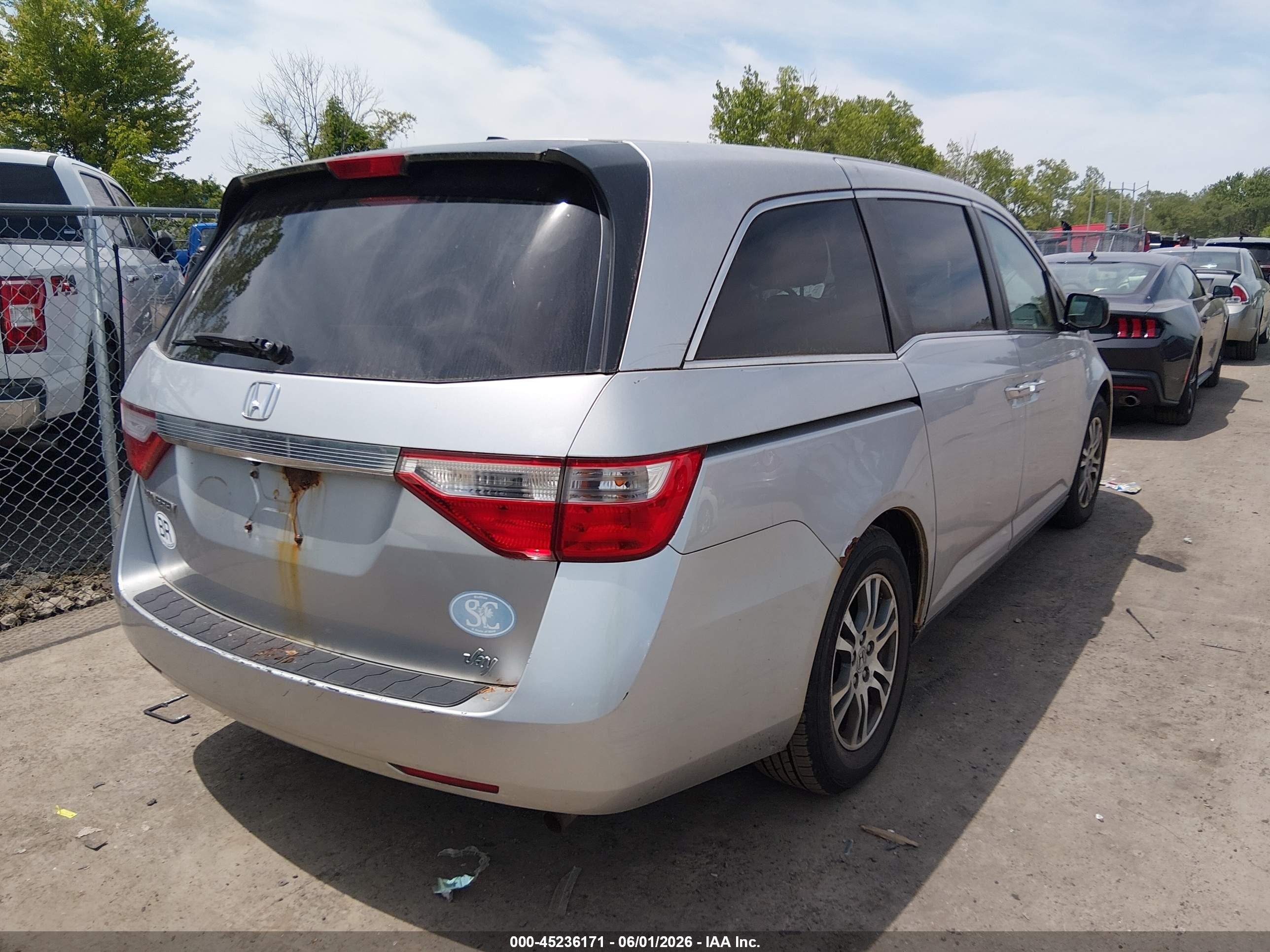 2011 Honda Odyssey Ex-l Silver vin: 5FNRL5H66BB013232