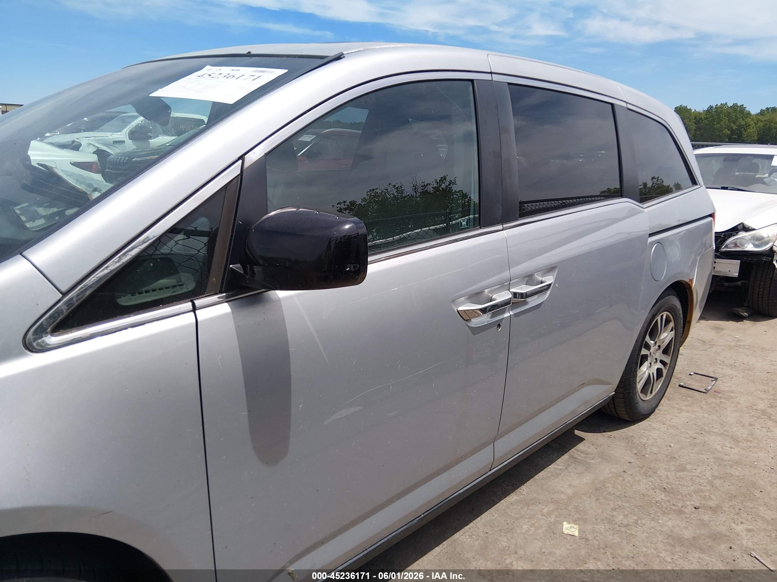 2011 Honda Odyssey Ex-l Silver vin: 5FNRL5H66BB013232