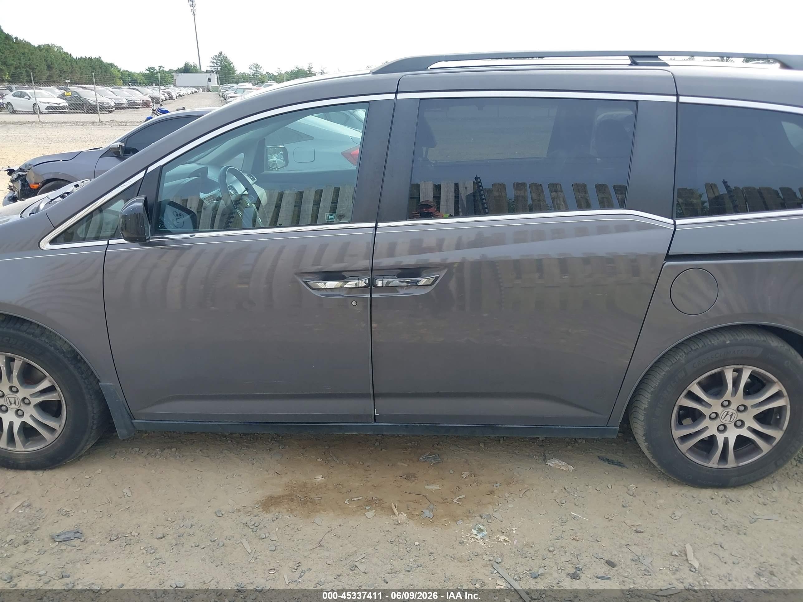 2011 Honda Odyssey Ex-l Gray vin: 5FNRL5H66BB019659