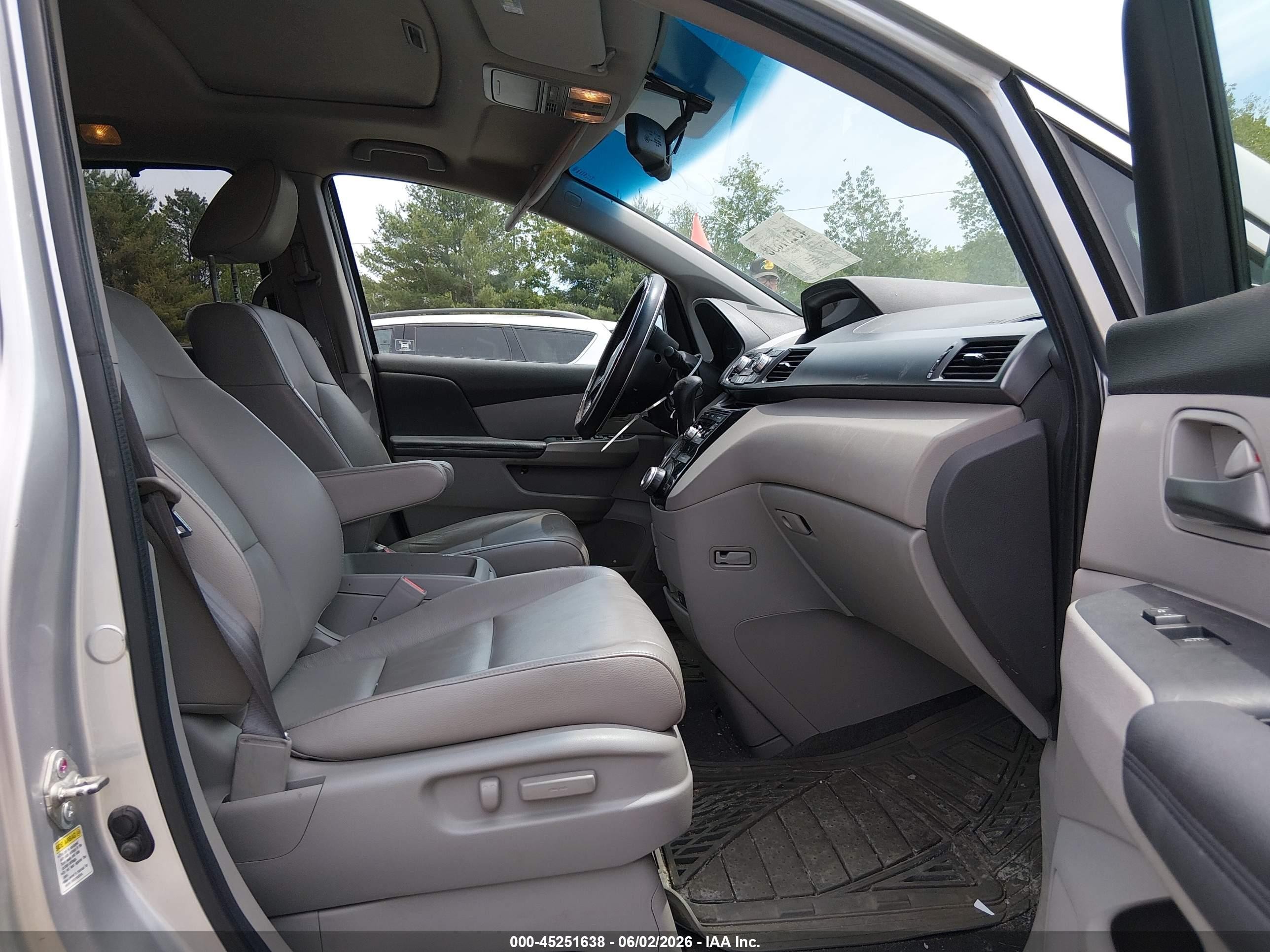 2011 Honda Odyssey Ex-l Silver vin: 5FNRL5H66BB026143