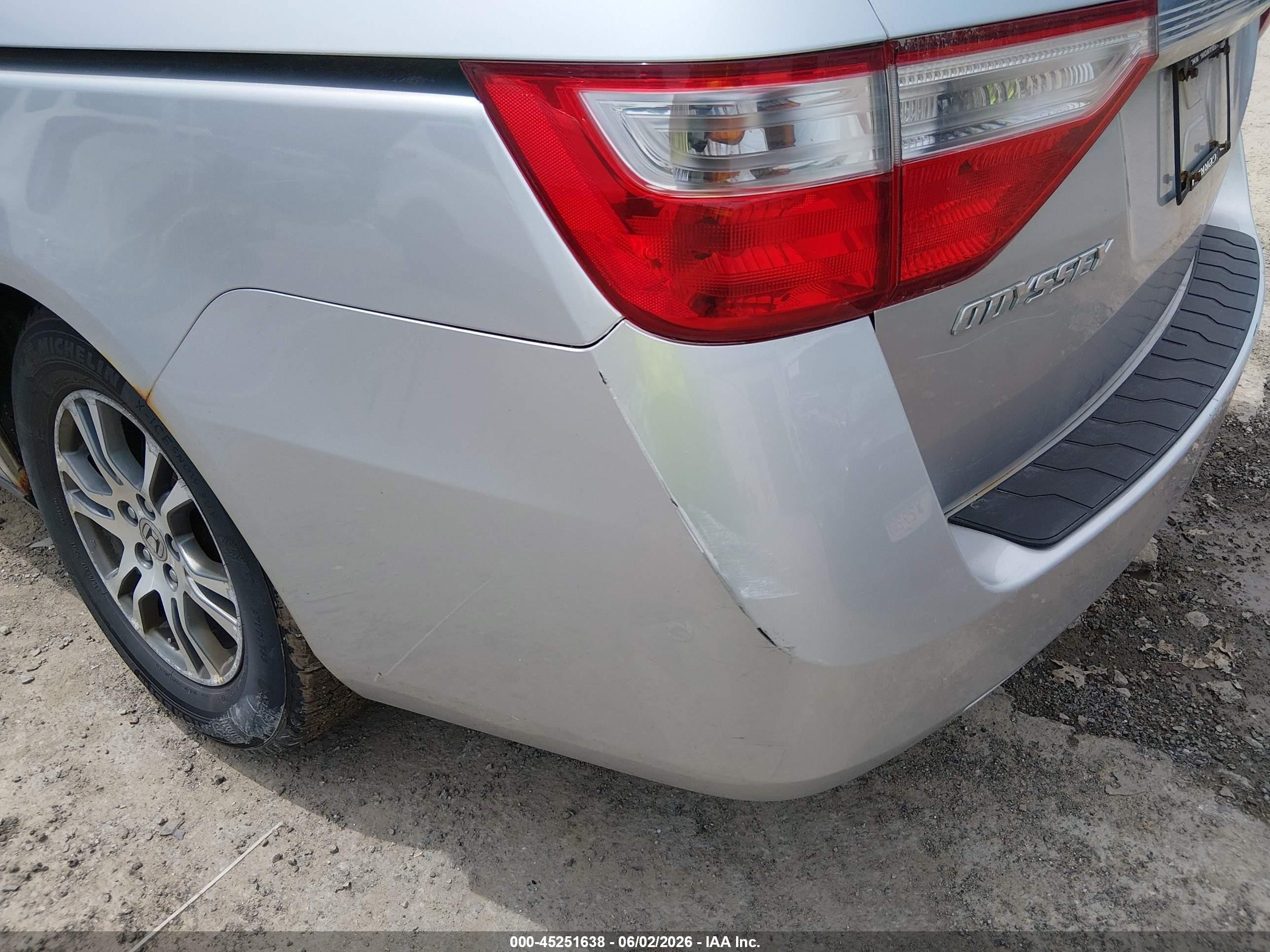 2011 Honda Odyssey Ex-l Silver vin: 5FNRL5H66BB026143
