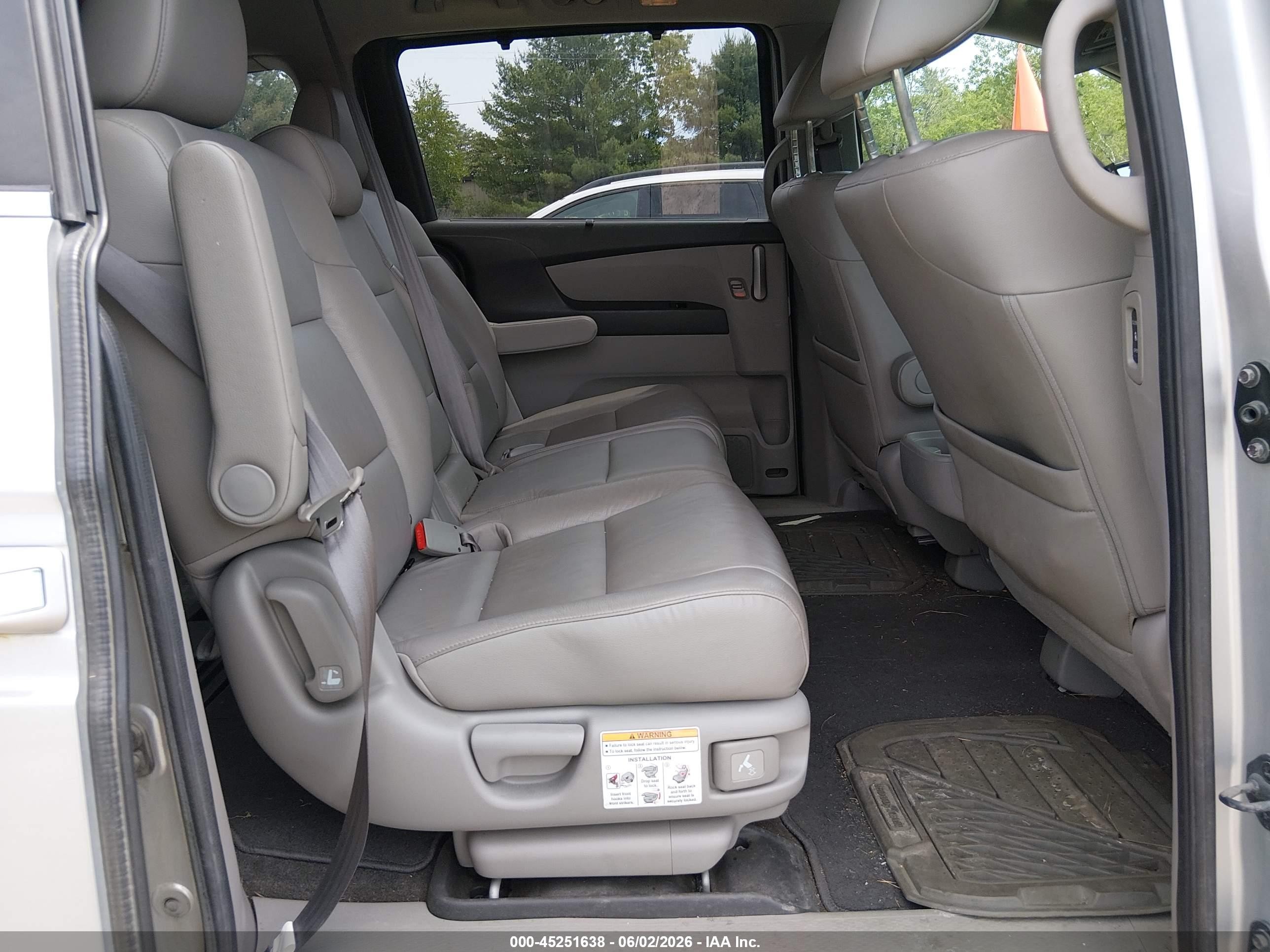 2011 Honda Odyssey Ex-l Silver vin: 5FNRL5H66BB026143
