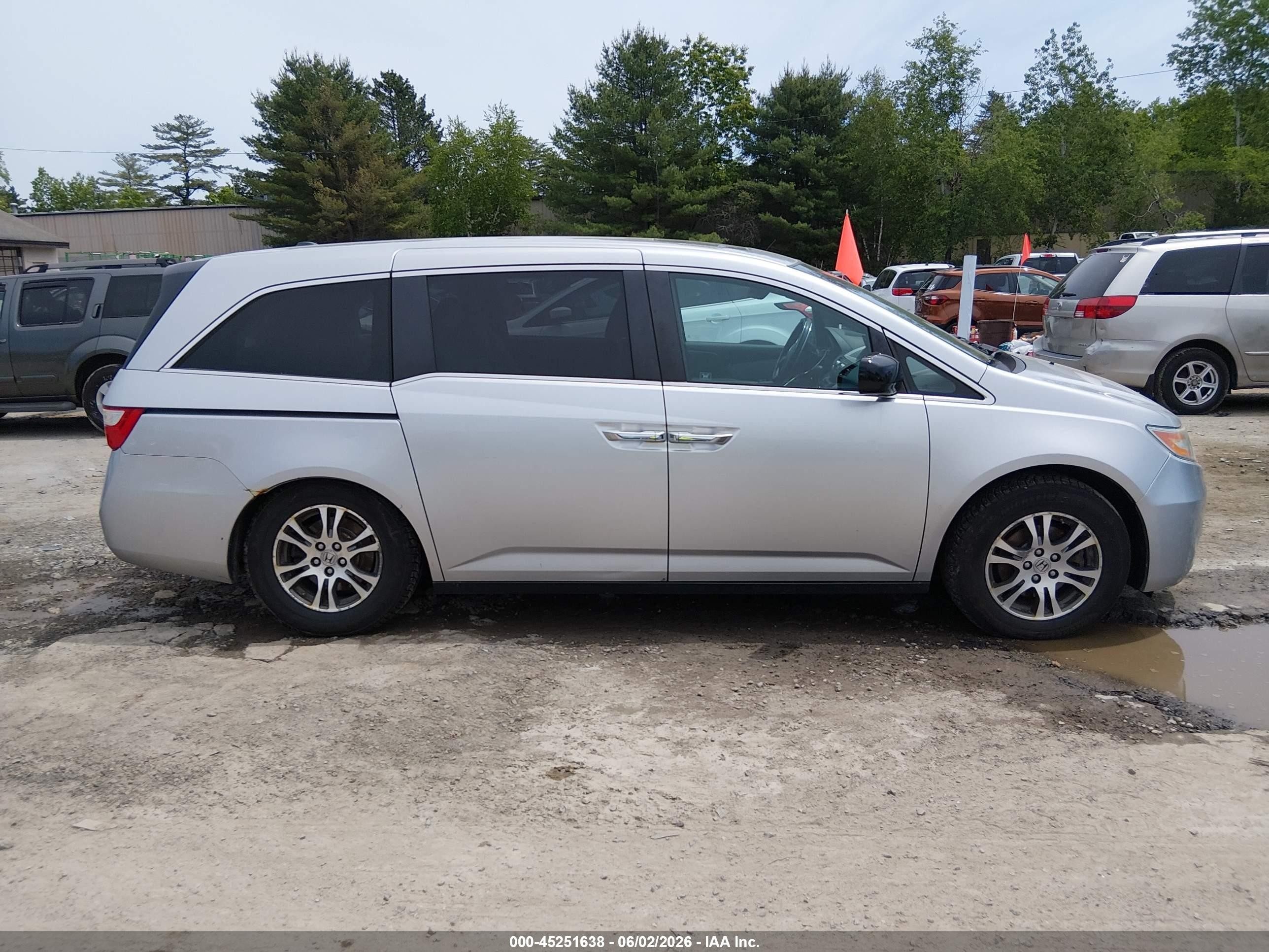 2011 Honda Odyssey Ex-l Silver vin: 5FNRL5H66BB026143