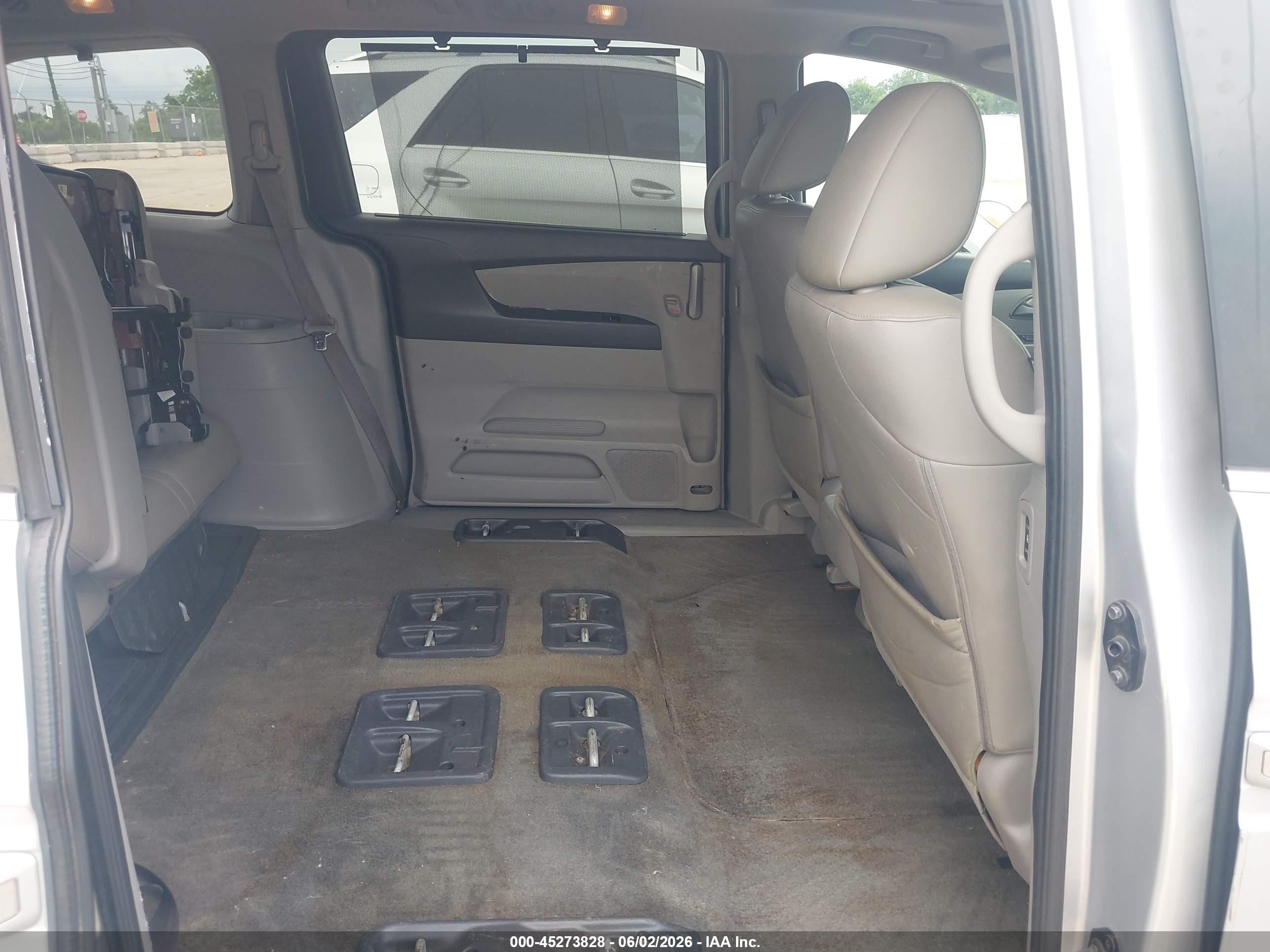 2011 Honda Odyssey Ex-l Silver vin: 5FNRL5H66BB041094