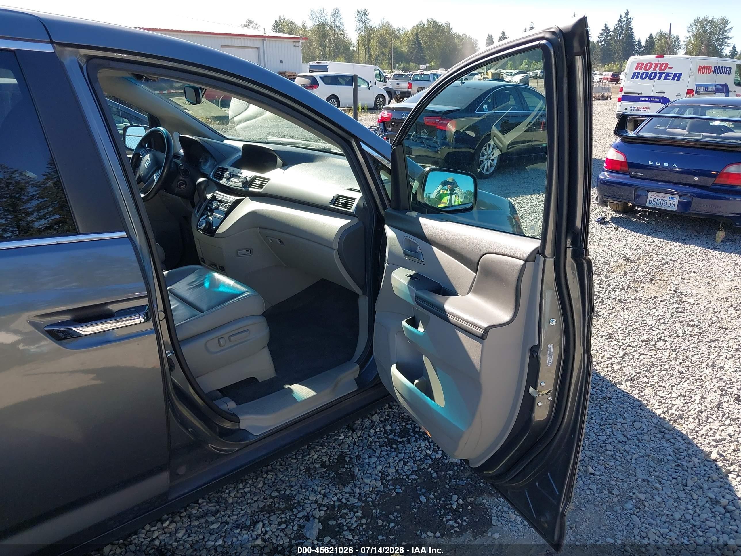 2011 Honda Odyssey Ex-l Gray vin: 5FNRL5H66BB048532