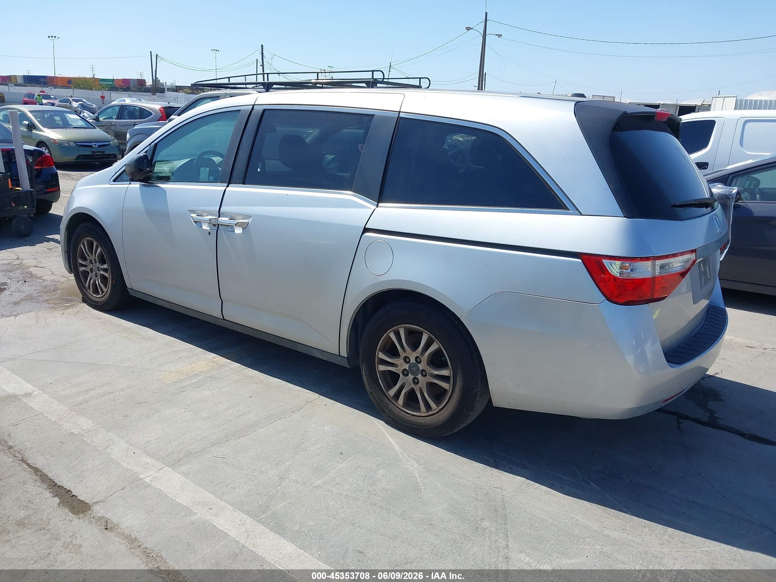2011 Honda Odyssey Ex-l Серебряный vin: 5FNRL5H66BB052161