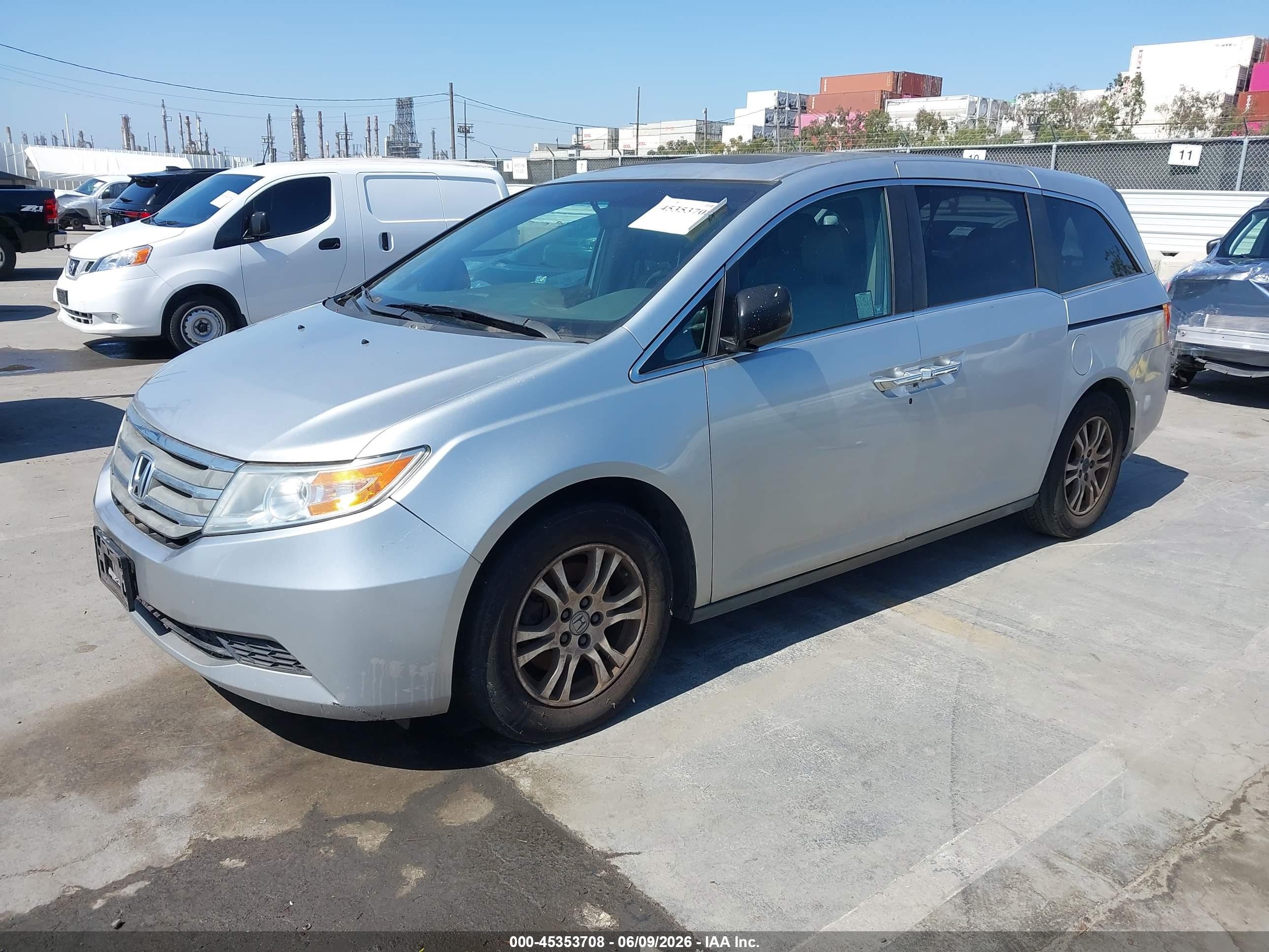 2011 Honda Odyssey Ex-l Серебряный vin: 5FNRL5H66BB052161