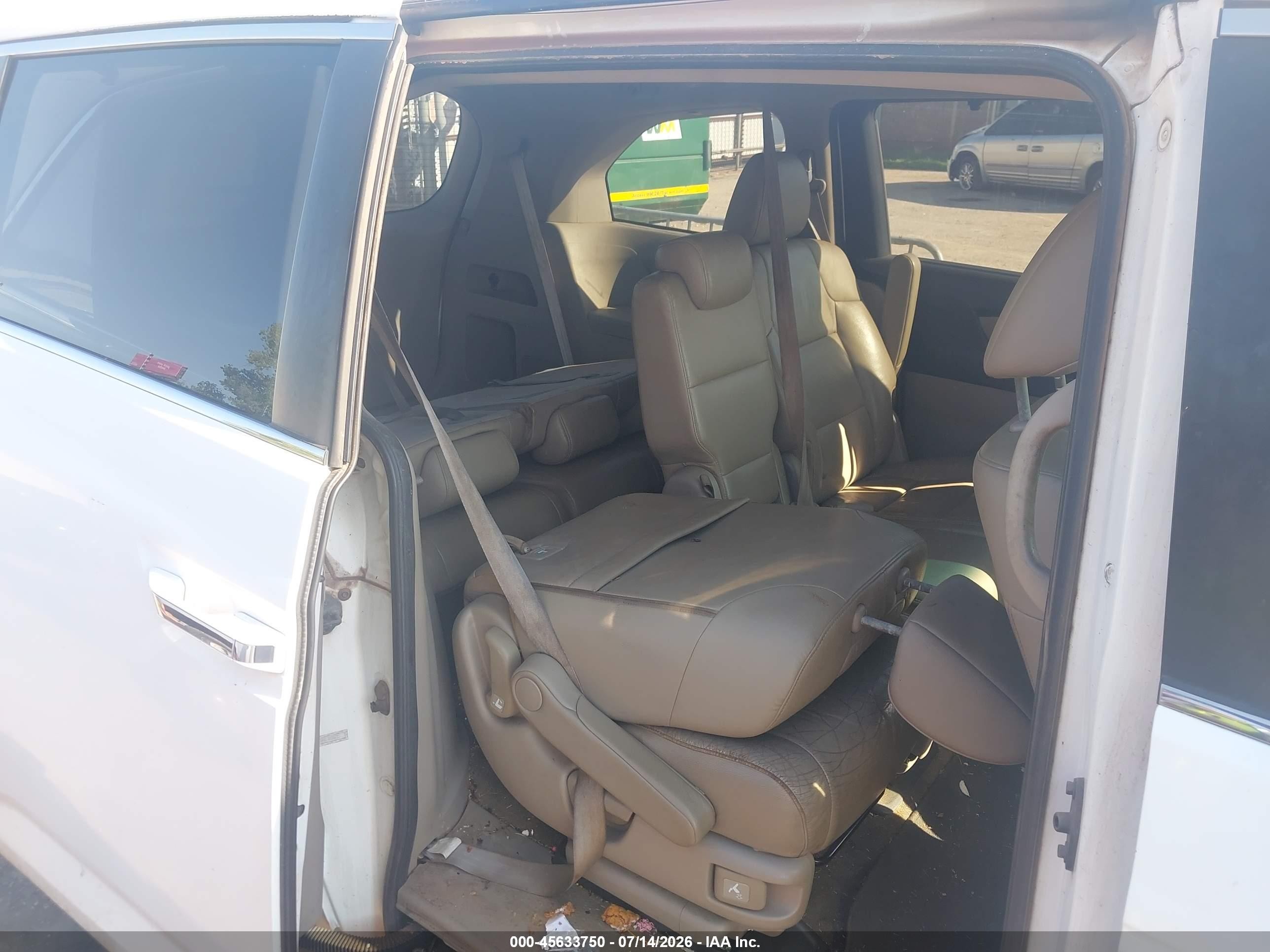 2011 Honda Odyssey Ex-l White vin: 5FNRL5H66BB062138