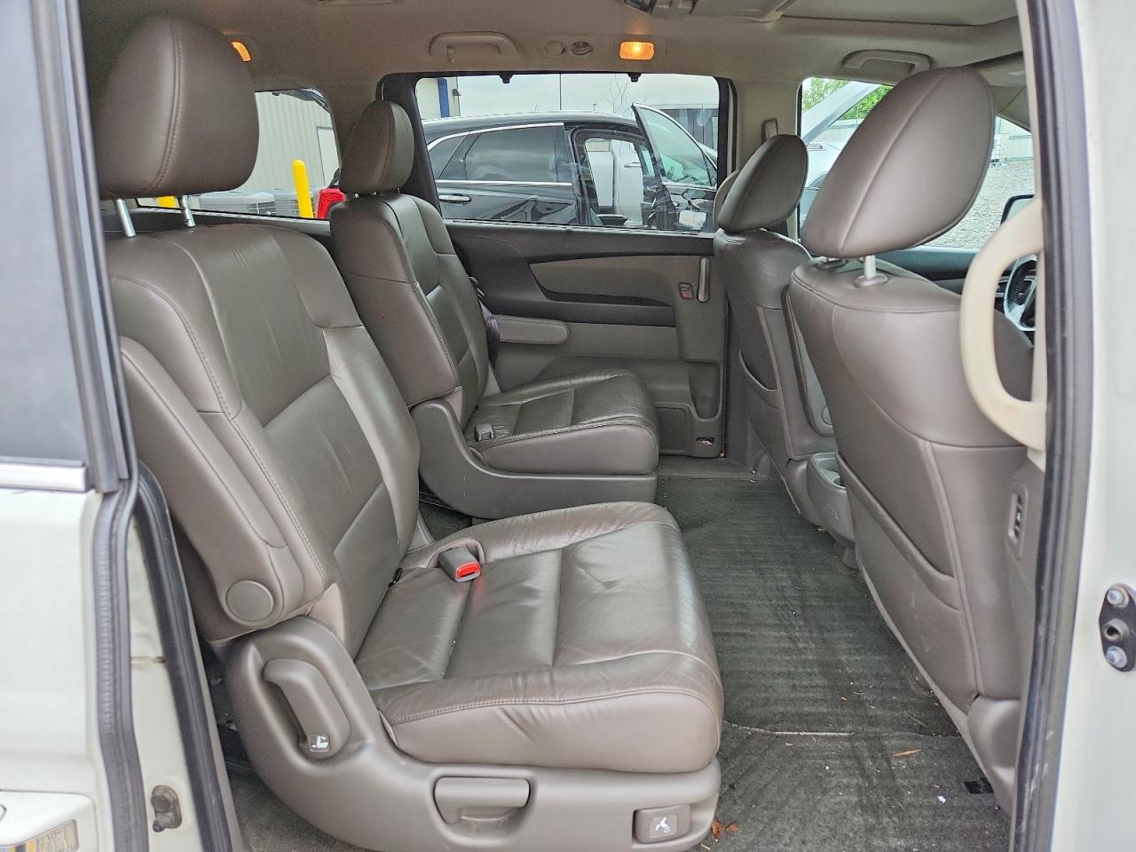 2011 Honda Odyssey Exl White vin: 5FNRL5H66BB091249