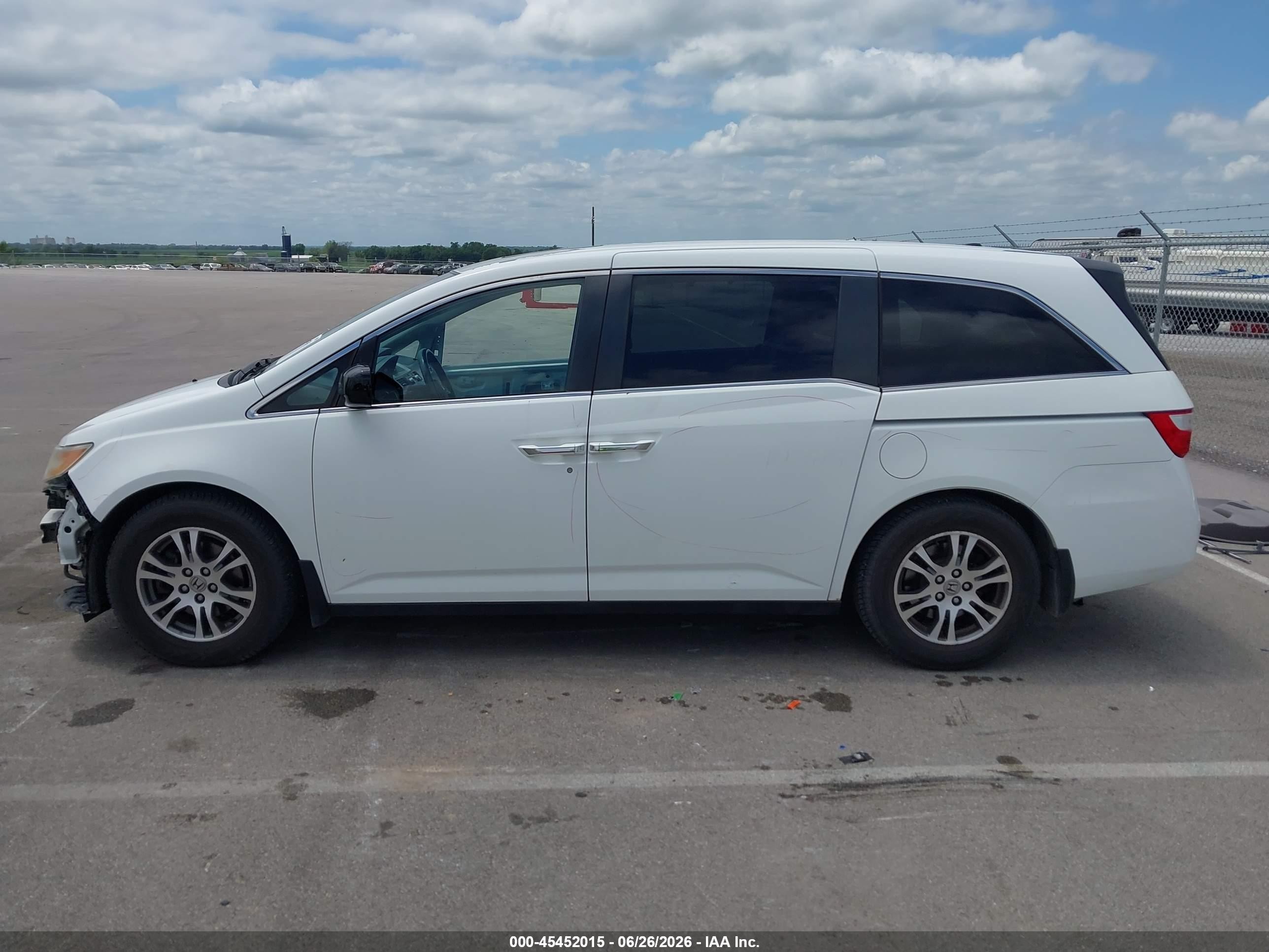 2012 Honda Odyssey Ex-l White vin: 5FNRL5H66CB030307