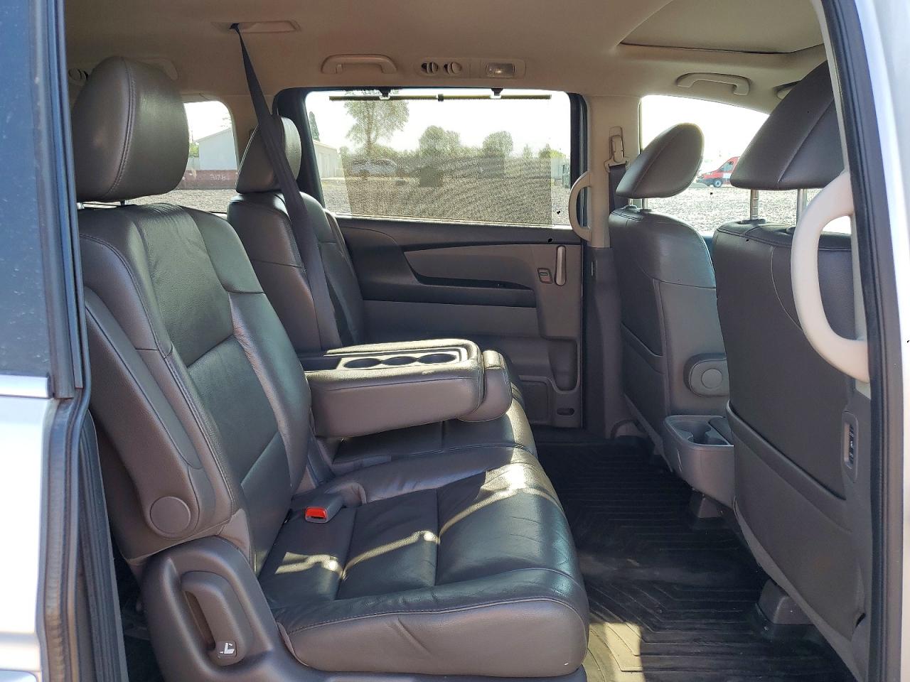 2012 Honda Odyssey Exl Silver vin: 5FNRL5H66CB041940