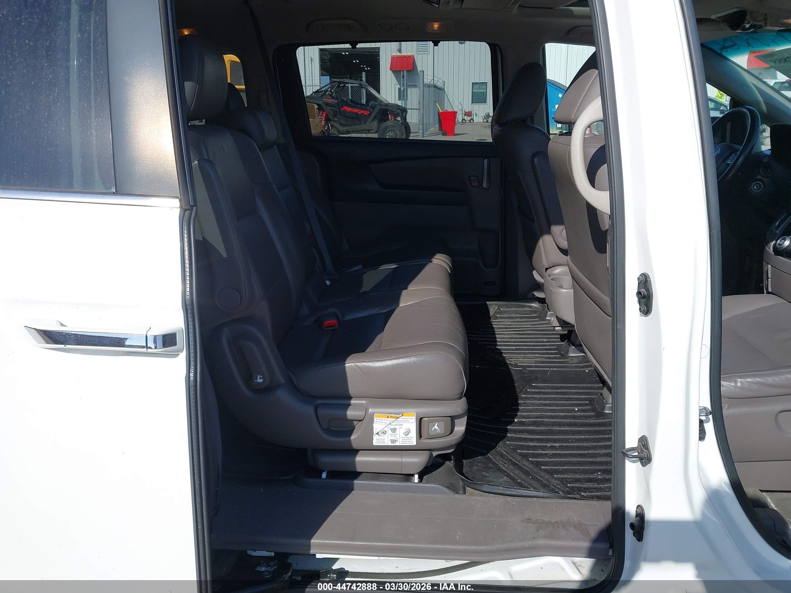 2012 Honda Odyssey Ex-l White vin: 5FNRL5H66CB122078