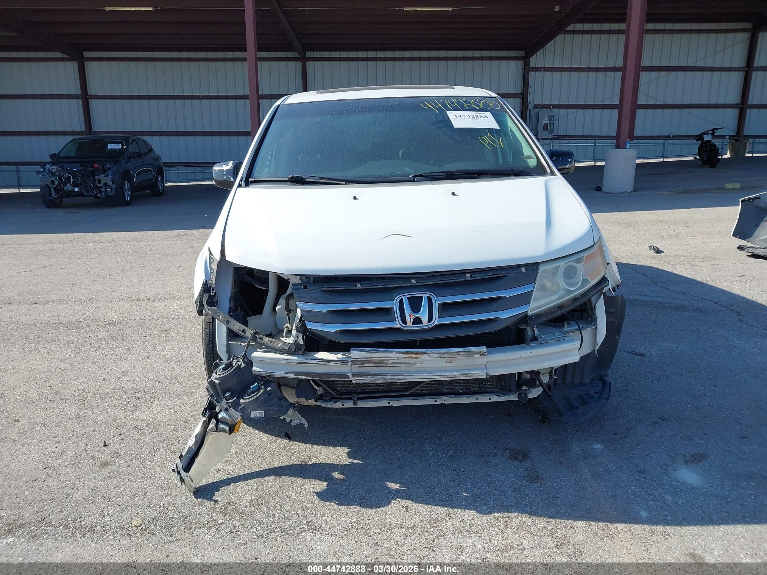 2012 Honda Odyssey Ex-l White vin: 5FNRL5H66CB122078
