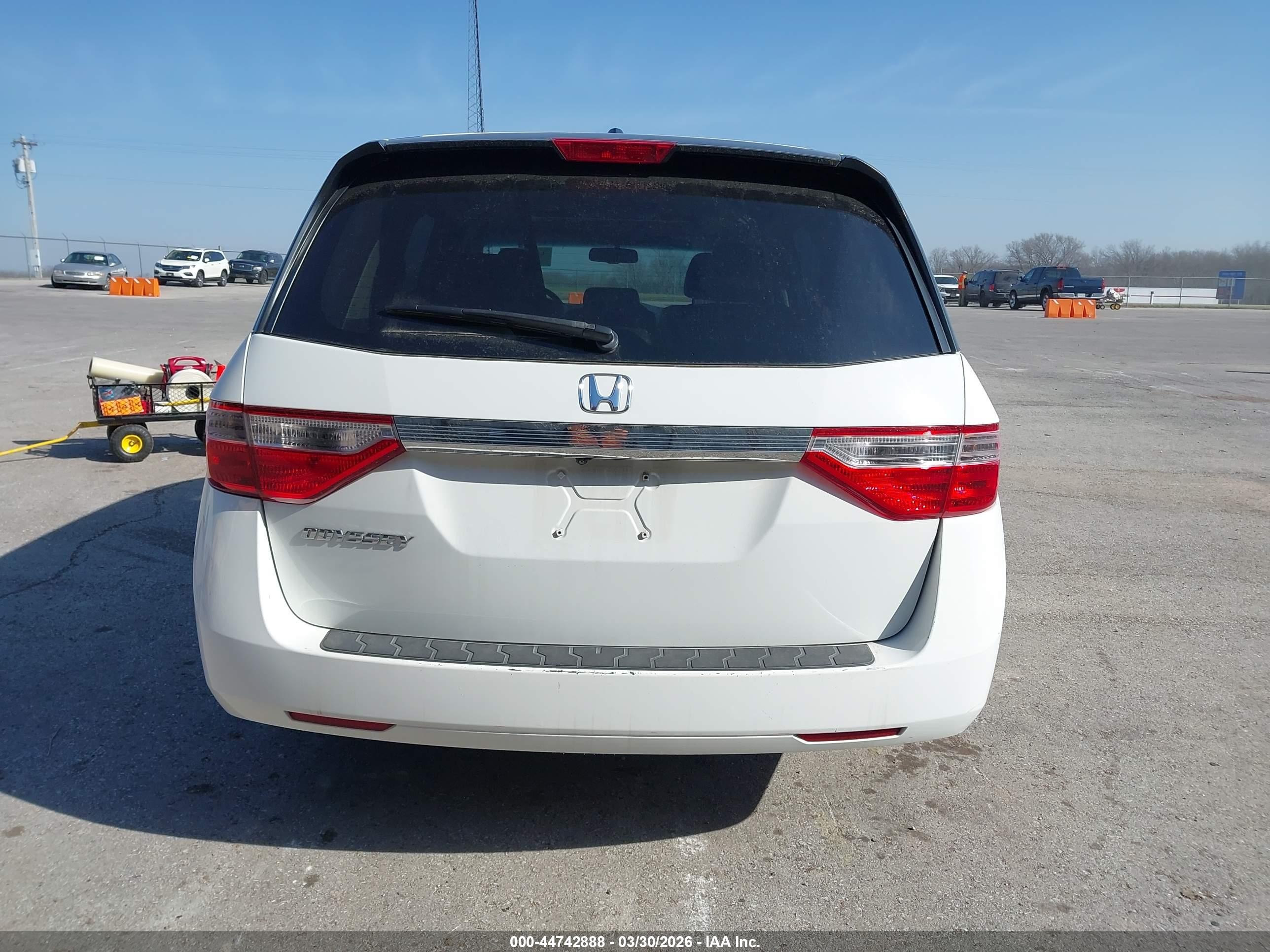2012 Honda Odyssey Ex-l White vin: 5FNRL5H66CB122078